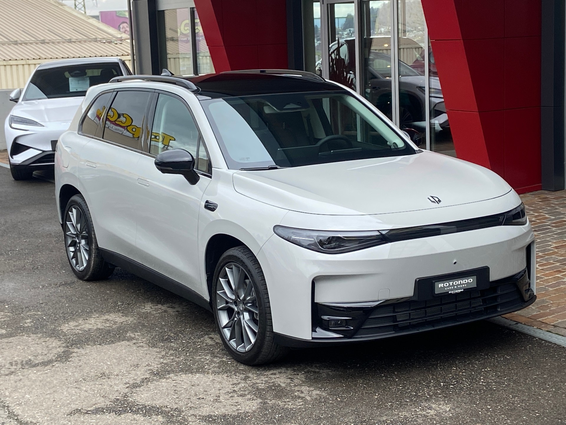 LEAPMOTOR C10 REEV Hybrid Design-image-19