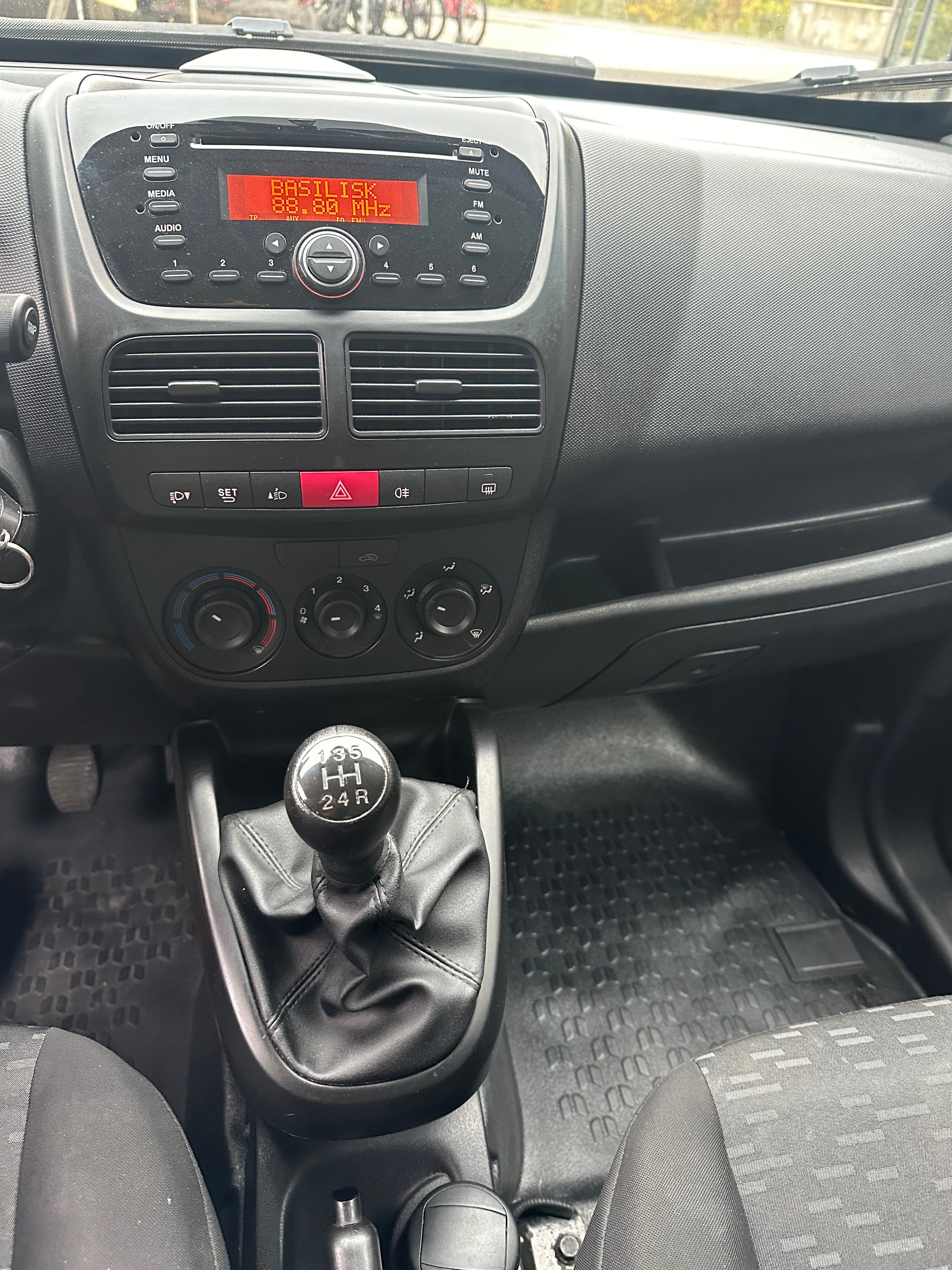 OPEL Combo 1.3 CDTI 2.4 L1H1-image-10