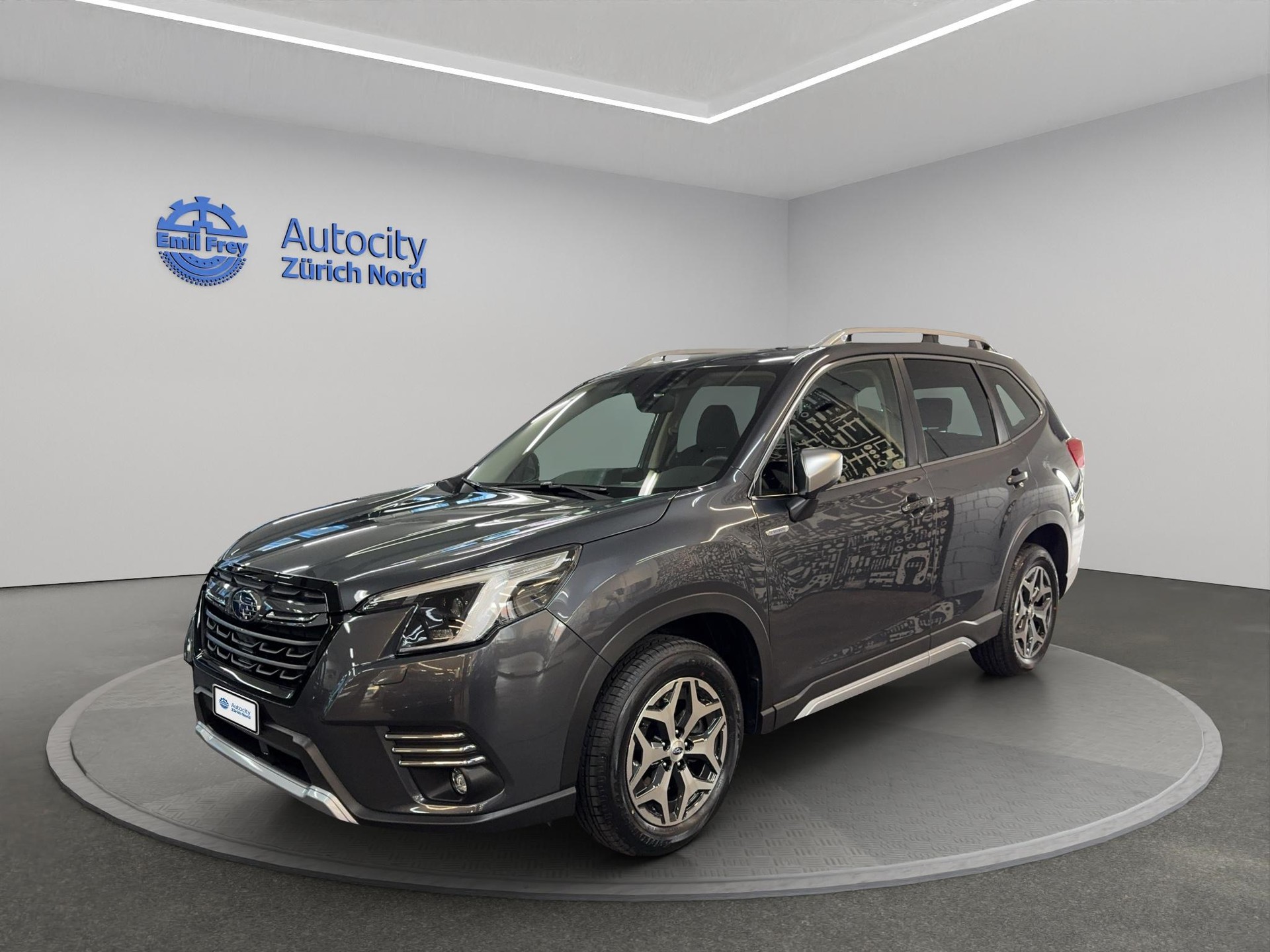 SUBARU Forester Station 2.0i e-Boxer Swiss Plus