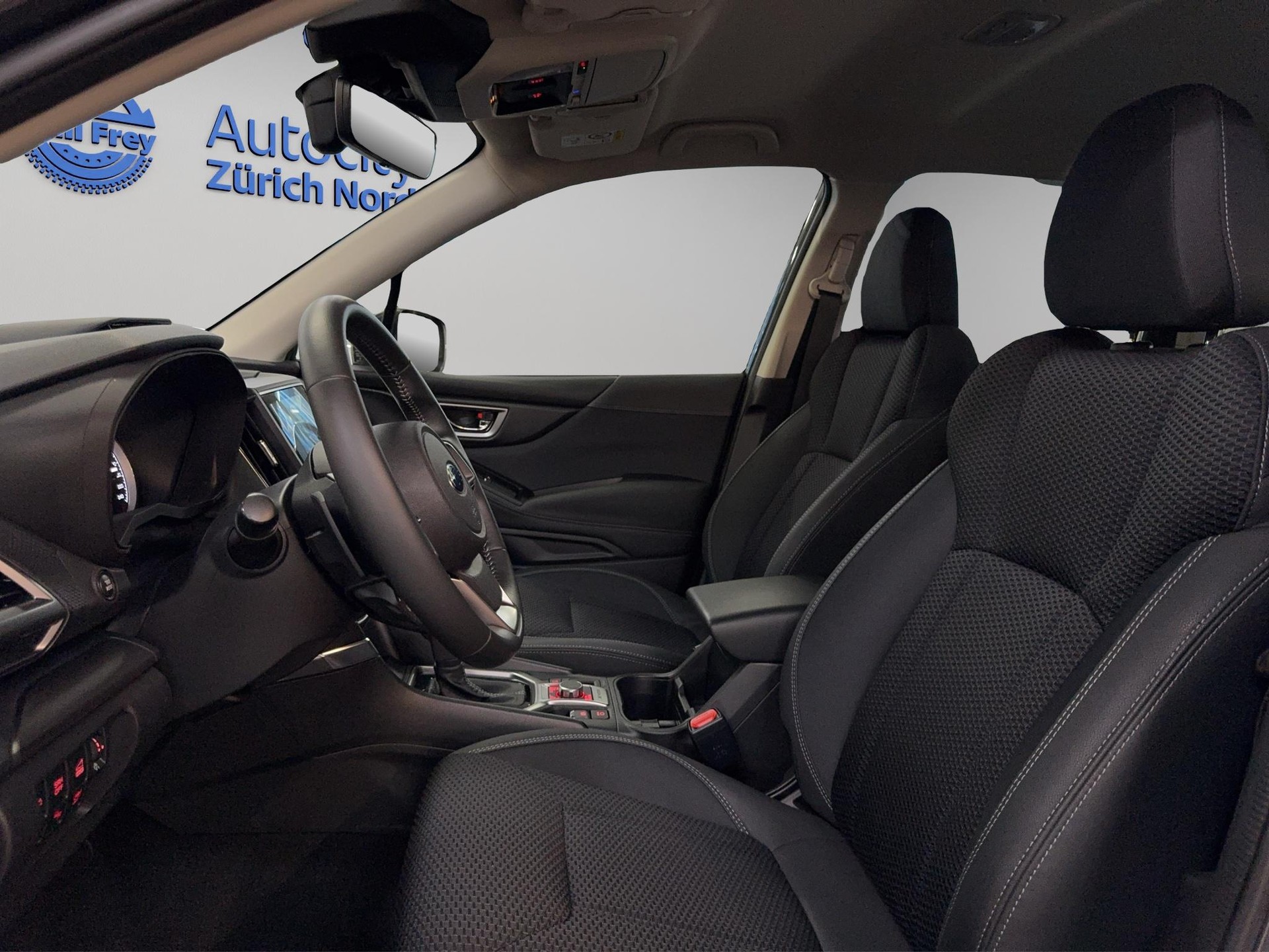 SUBARU Forester Station 2.0i e-Boxer Swiss Plus-image-8