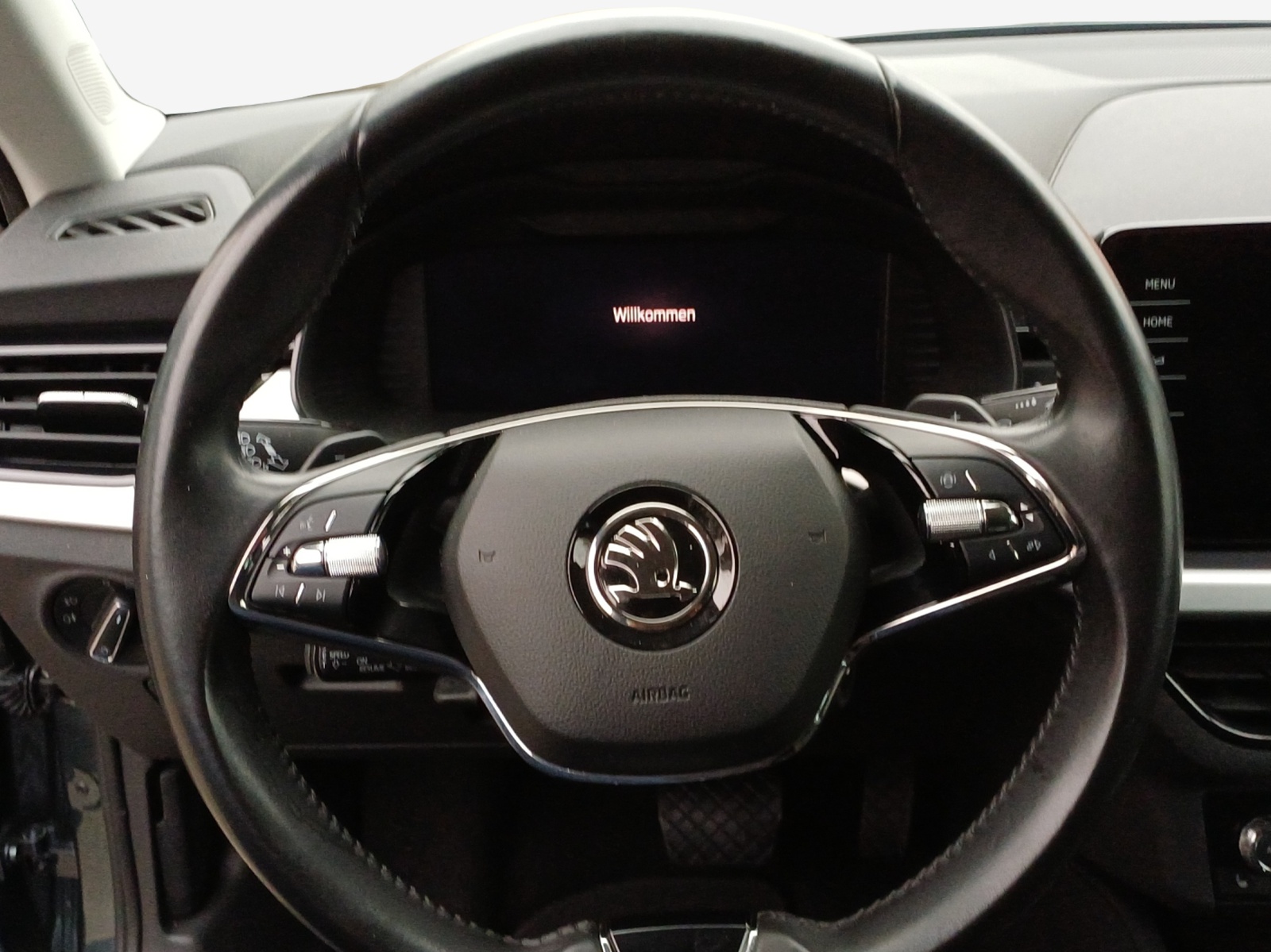 SKODA Kamiq 1.0 TSI Drive 125 DSG-image-8
