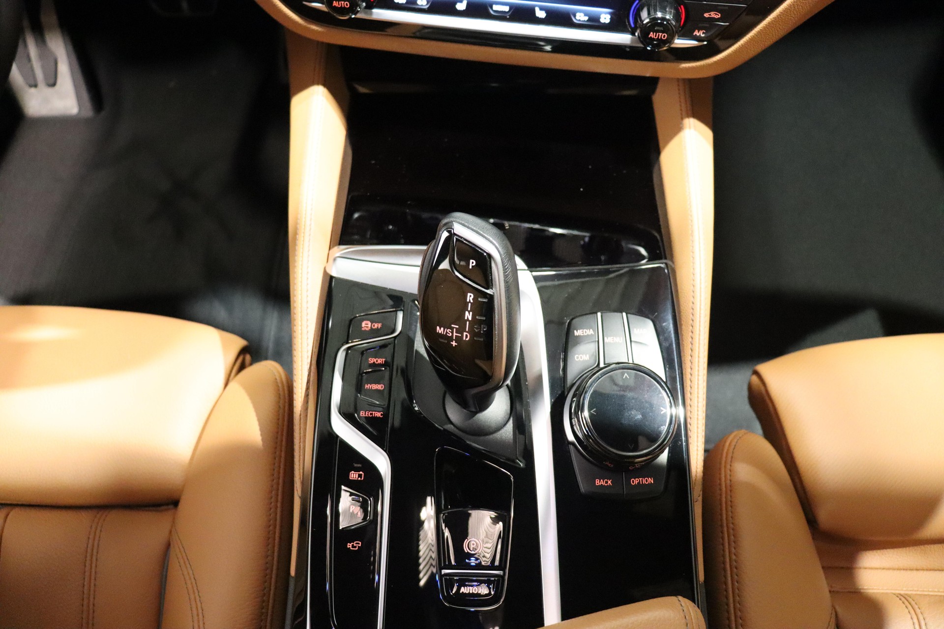 BMW 545e xDrive SAG-image-12