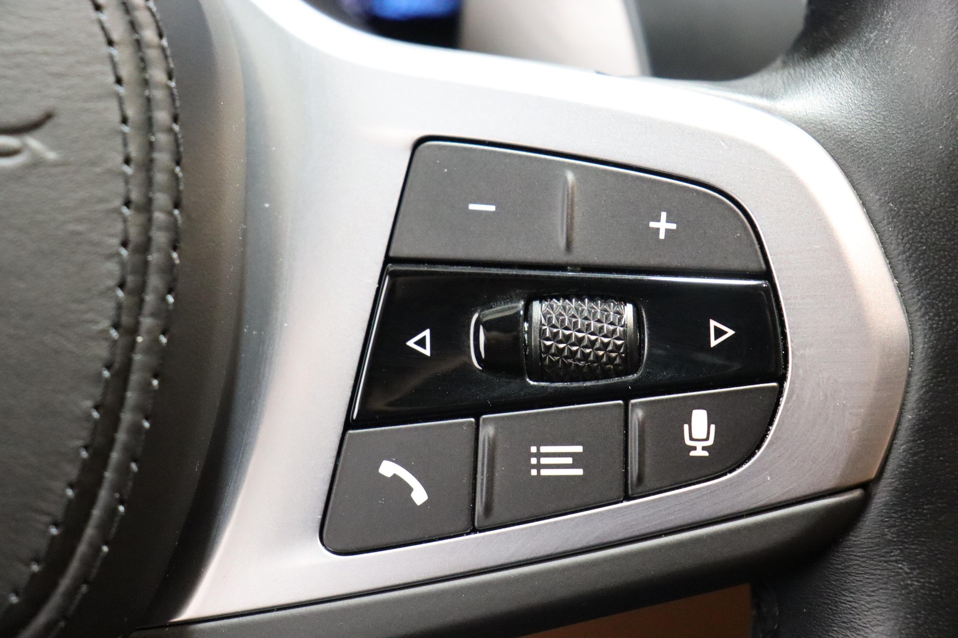 BMW 545e xDrive SAG-image-14