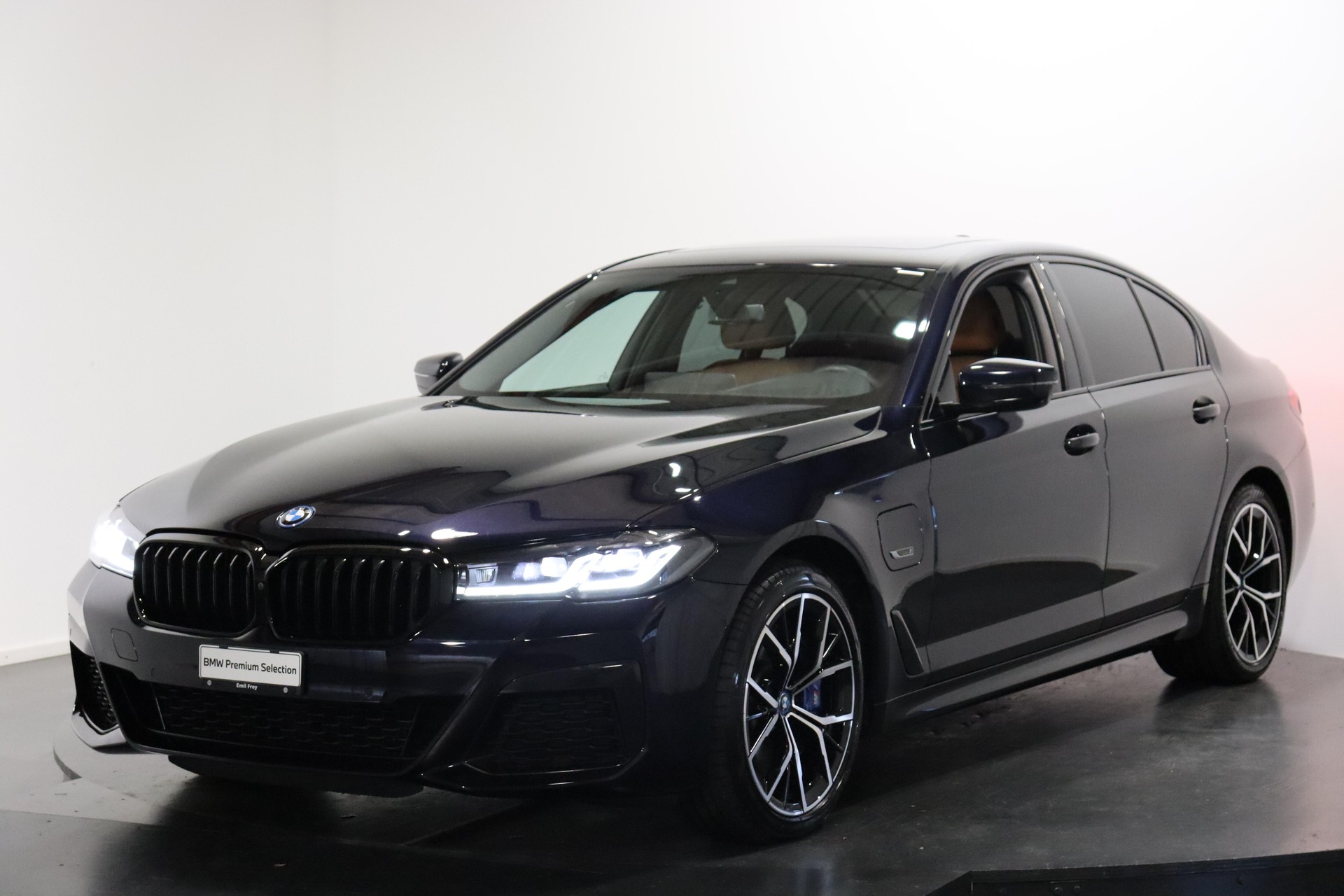 BMW 545e xDrive SAG-image-0