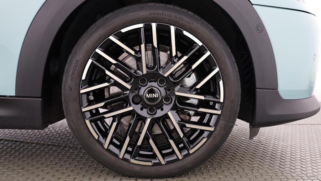 MINI Cooper S Cabrio-image-10