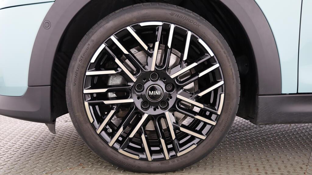 MINI Cooper S Cabrio-image-7