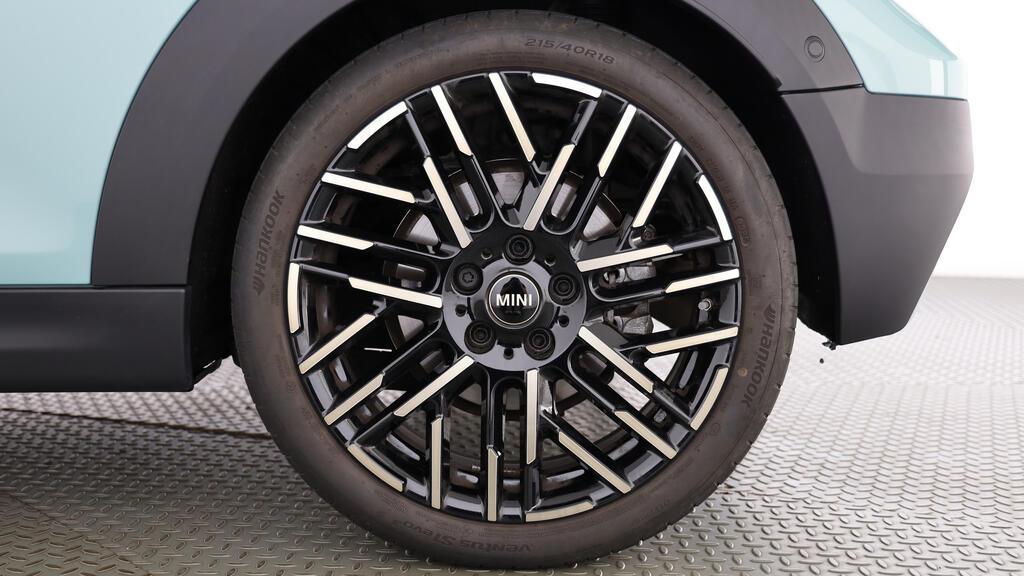MINI Cooper S Cabrio-image-8