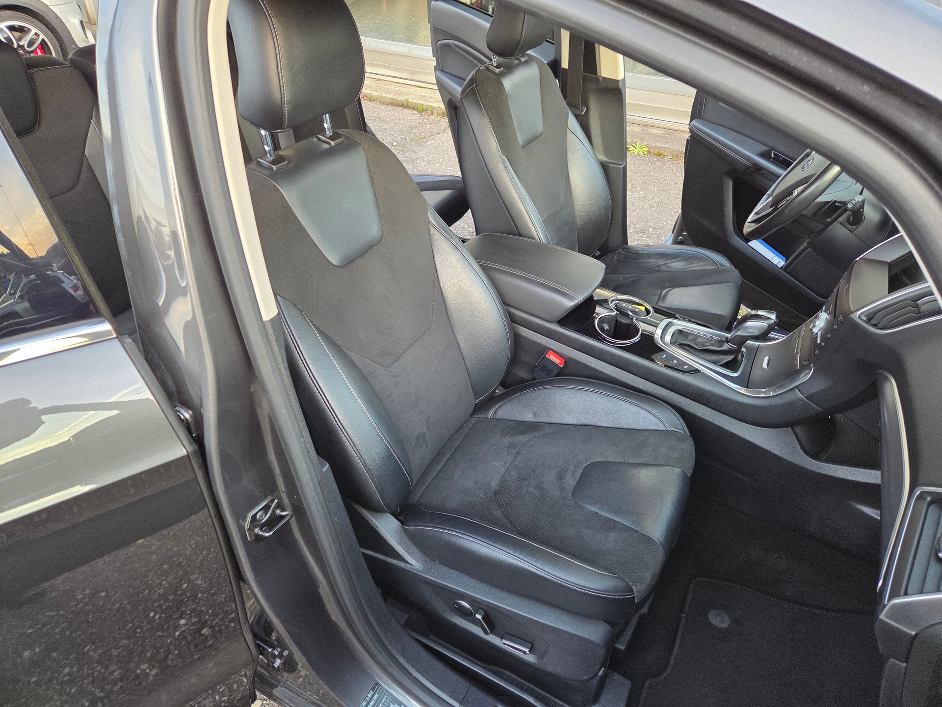 FORD S-Max 2.0 SCTi Titanium Automat-image-12