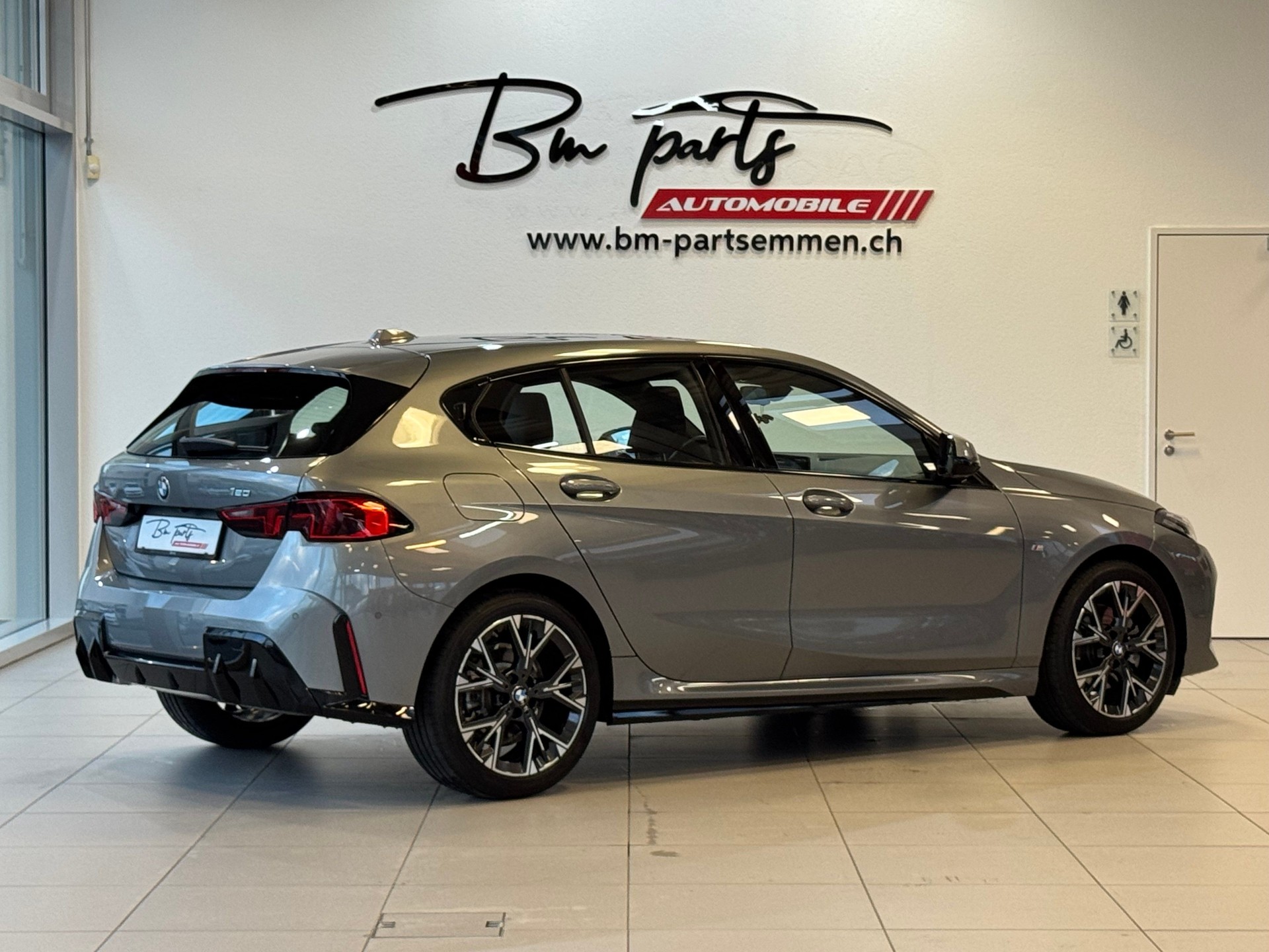 BMW 120 M Sport Steptronic-image-5