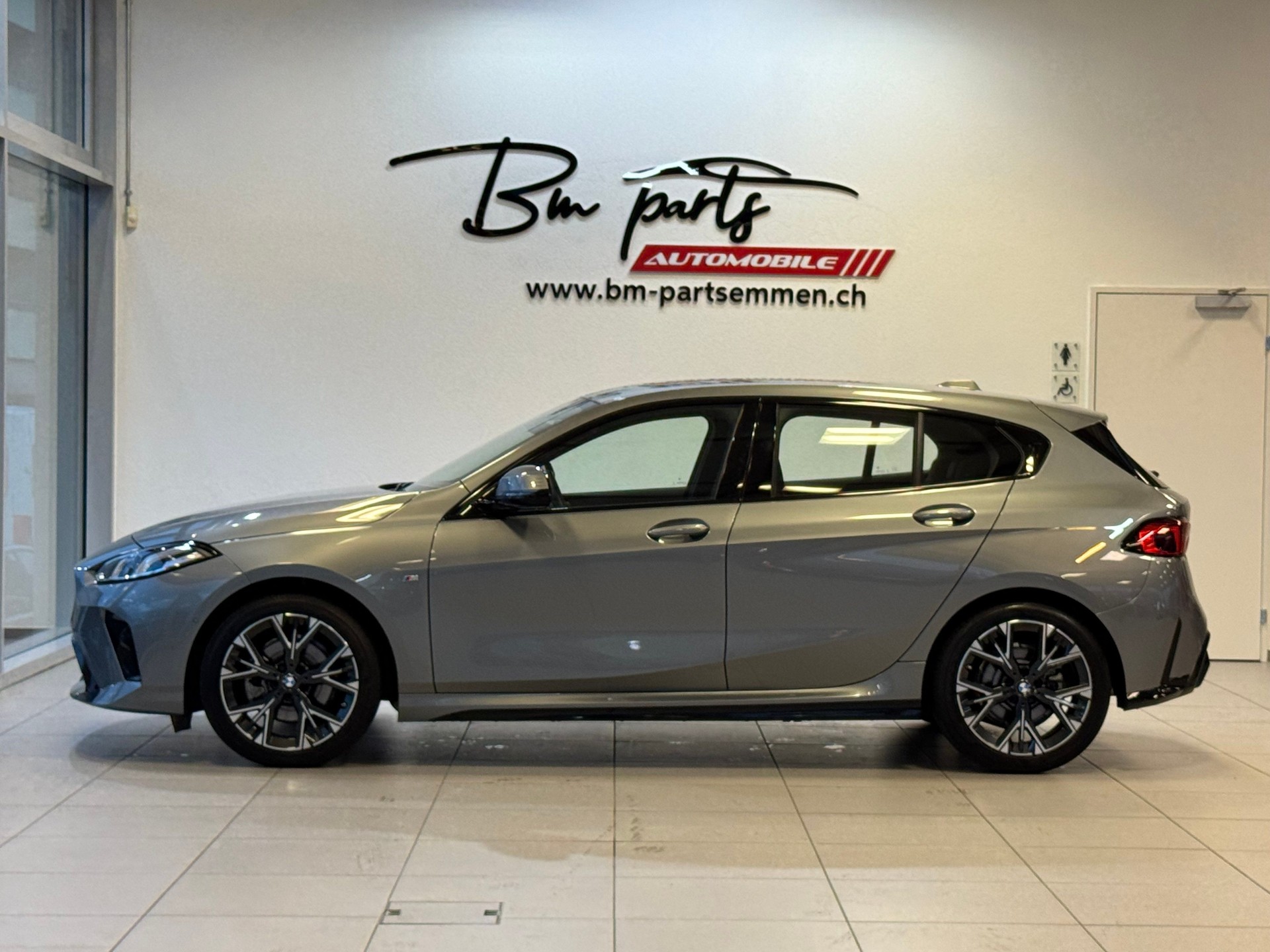 BMW 120 M Sport Steptronic-image-2