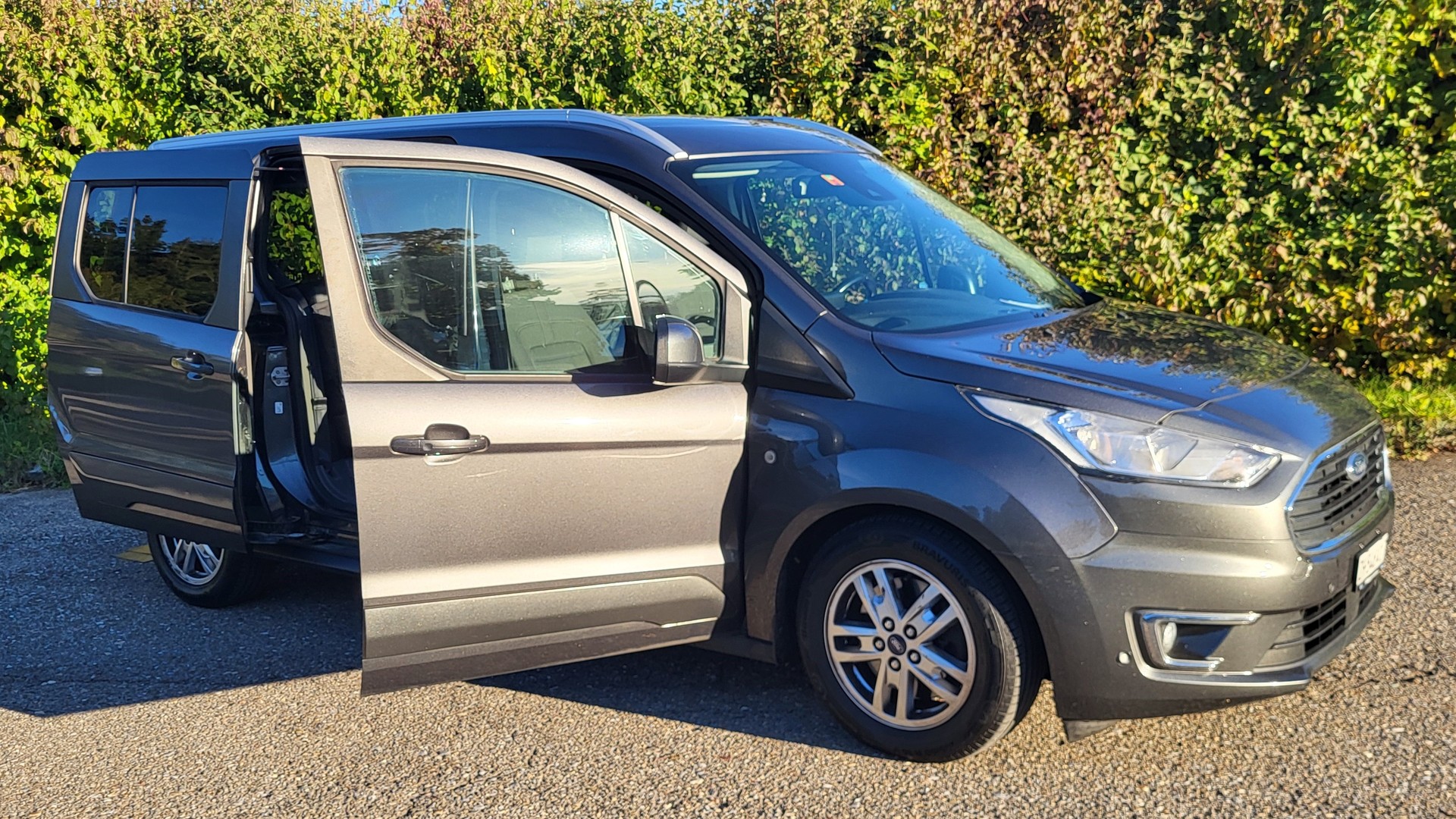 FORD Grand Tourneo Connect 1.5 EcoBlue Titanium Automat-image-8