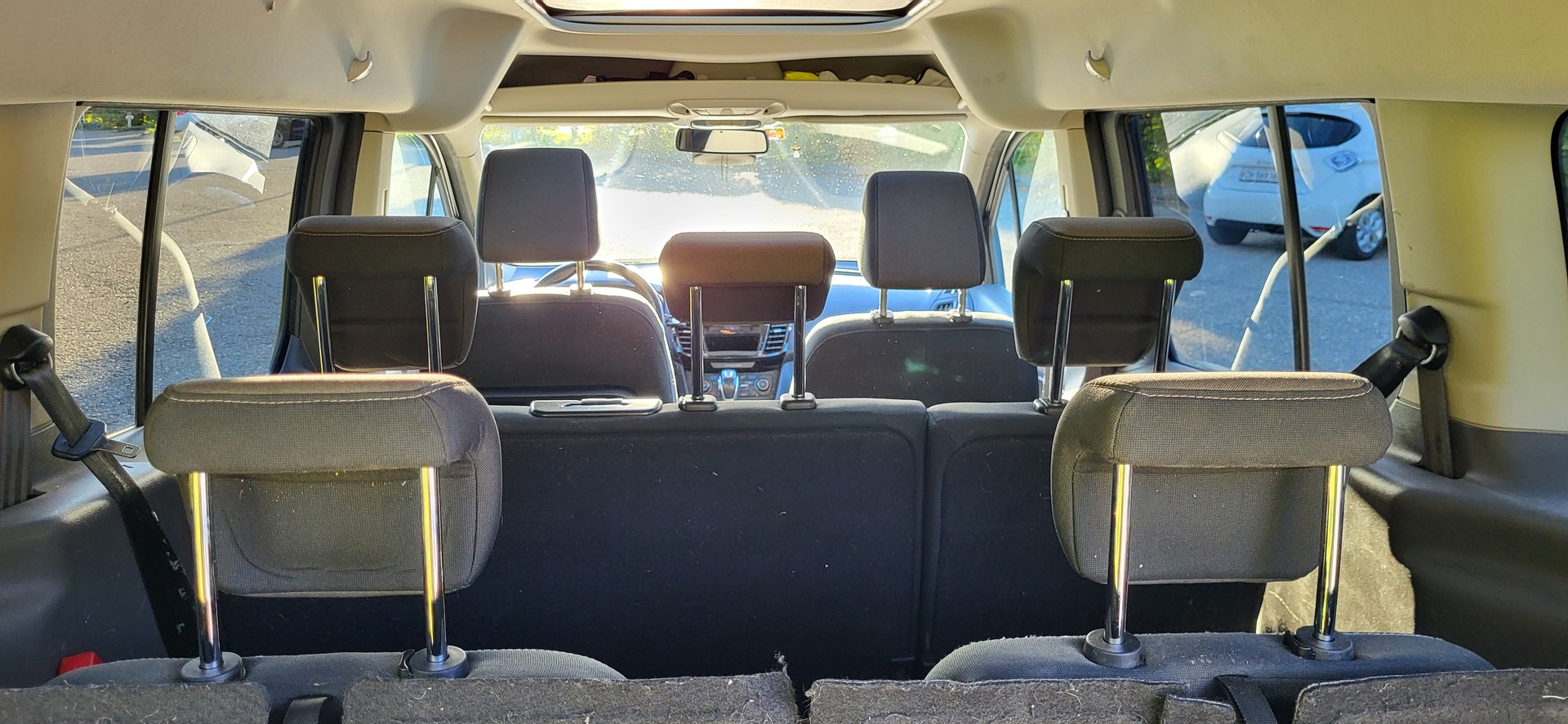 FORD Grand Tourneo Connect 1.5 EcoBlue Titanium Automat-image-4