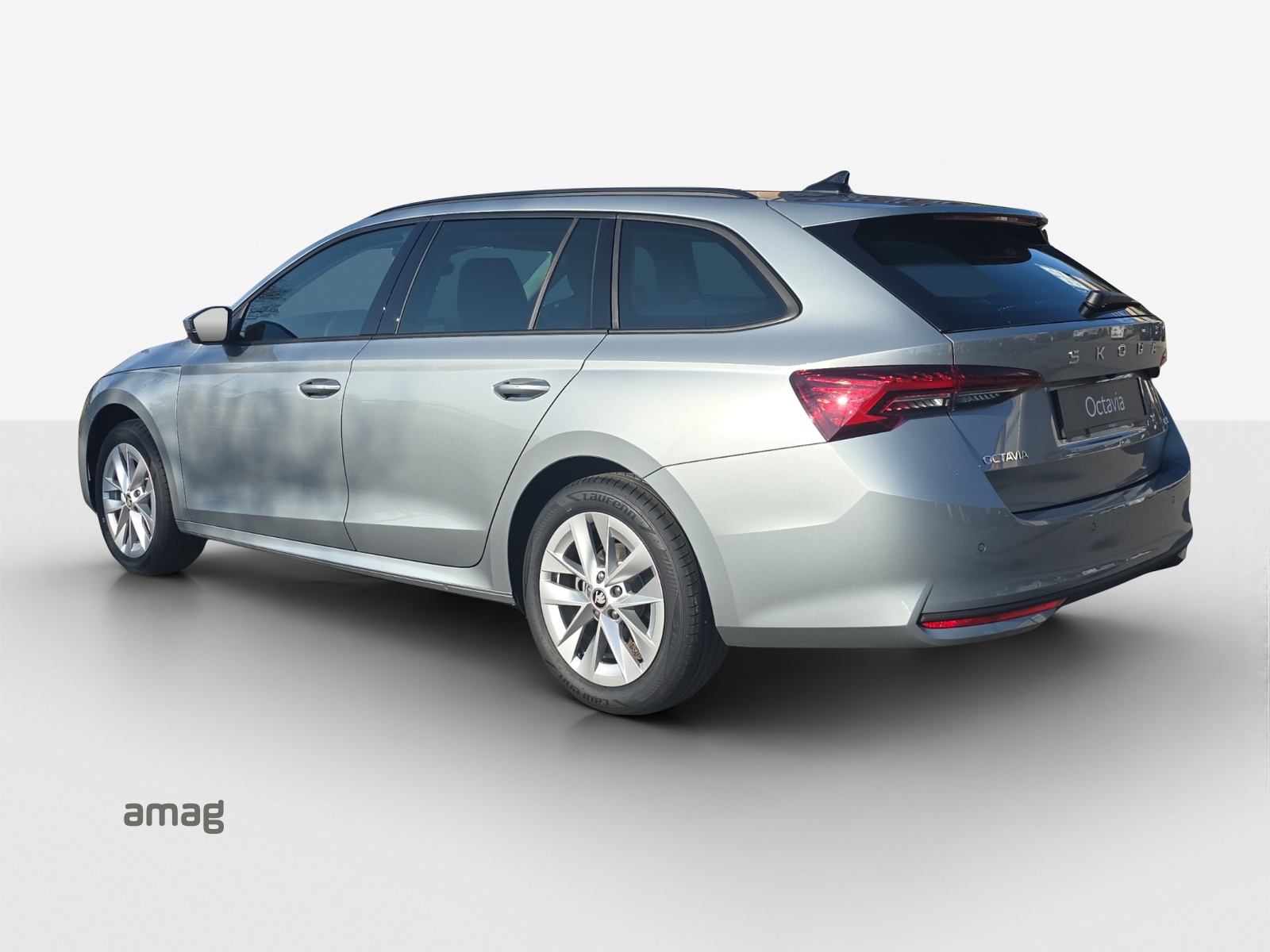 SKODA Octavia Combi 2.0 TSI DSG Selection 4x4-image-2
