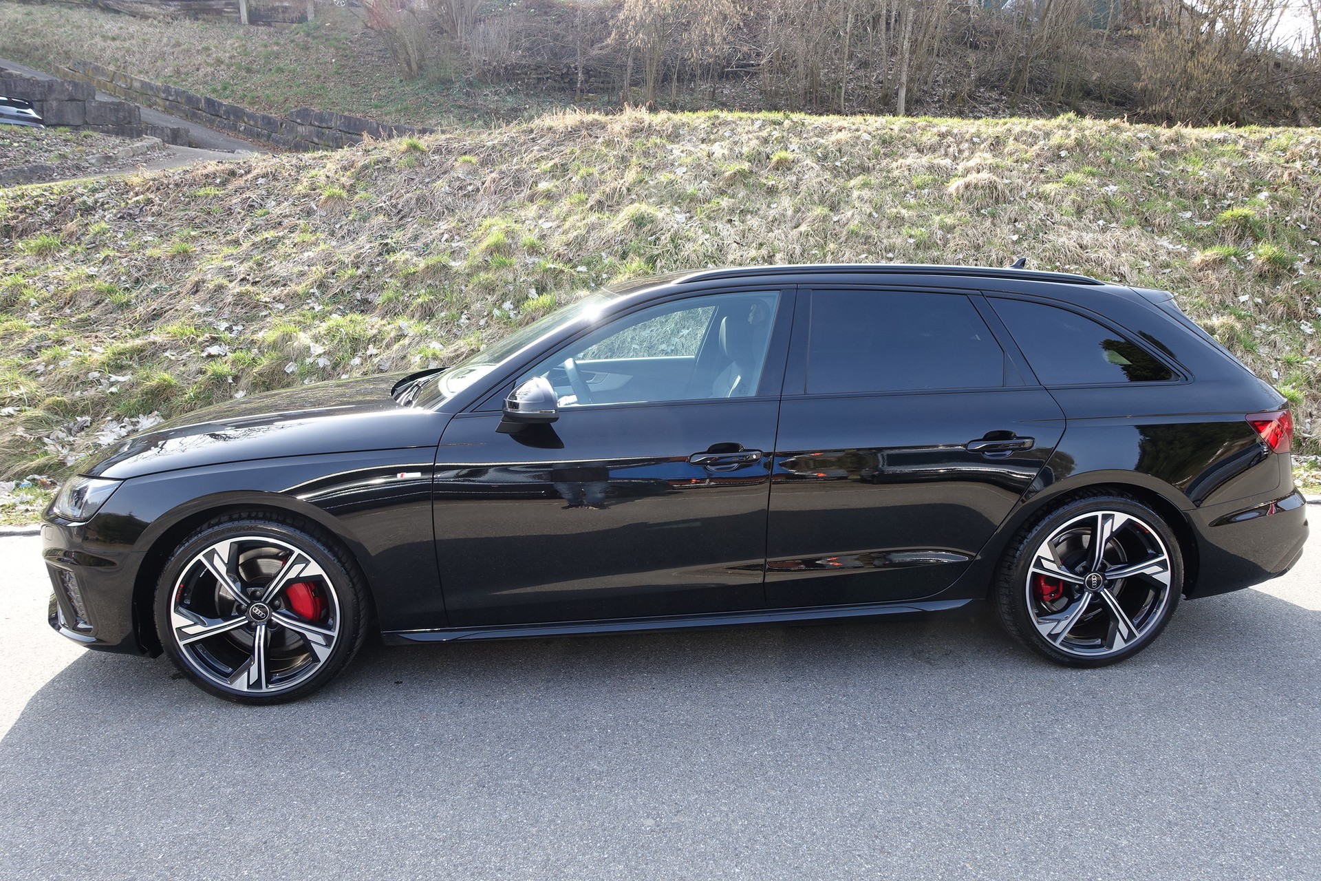AUDI AUDI A4 Avant Competition Edition plus 40 TFSI 2x S line S-tronic quattro-image-4