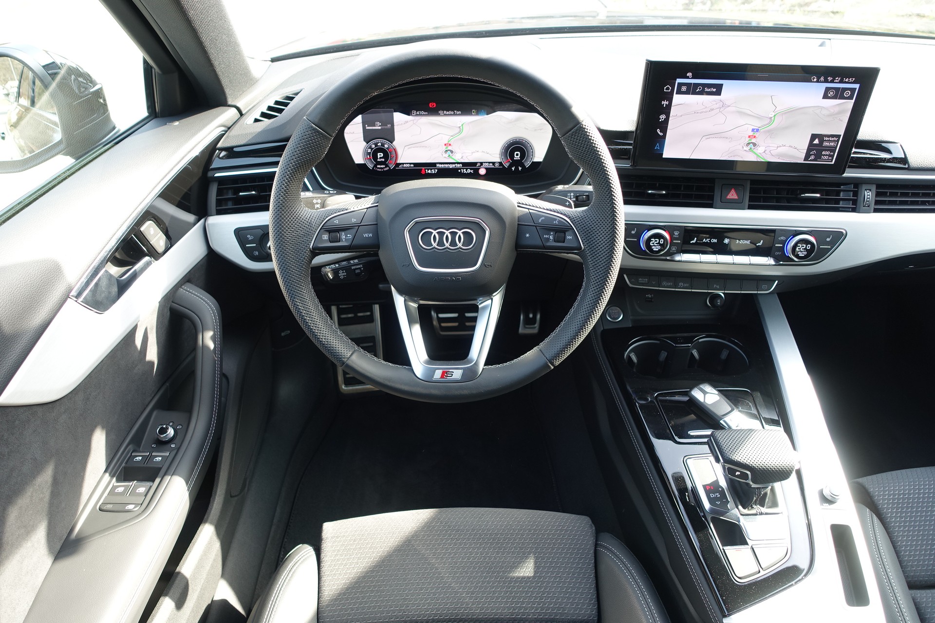 AUDI AUDI A4 Avant Competition Edition plus 40 TFSI 2x S line S-tronic quattro-image-2