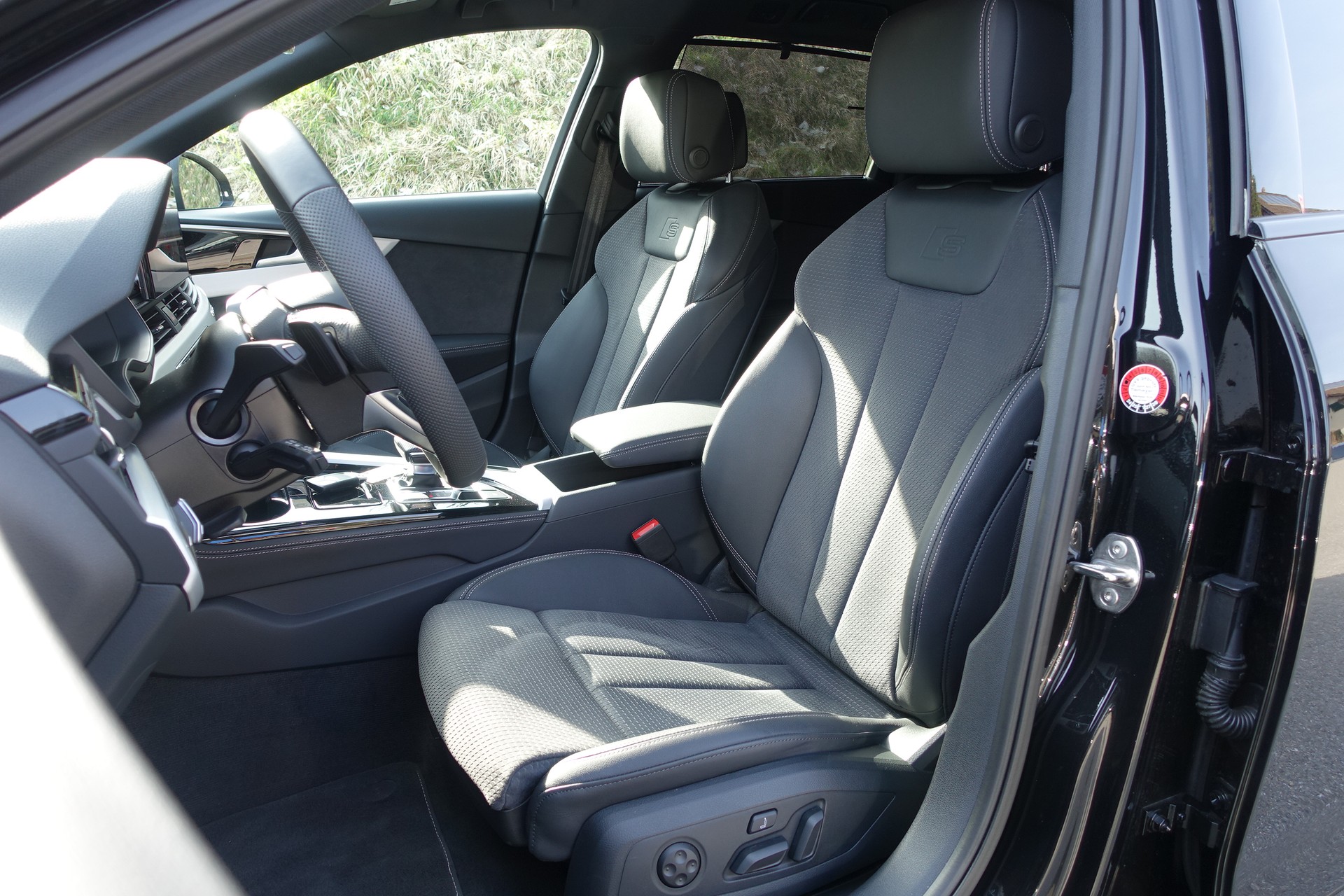 AUDI AUDI A4 Avant Competition Edition plus 40 TFSI 2x S line S-tronic quattro-image-3