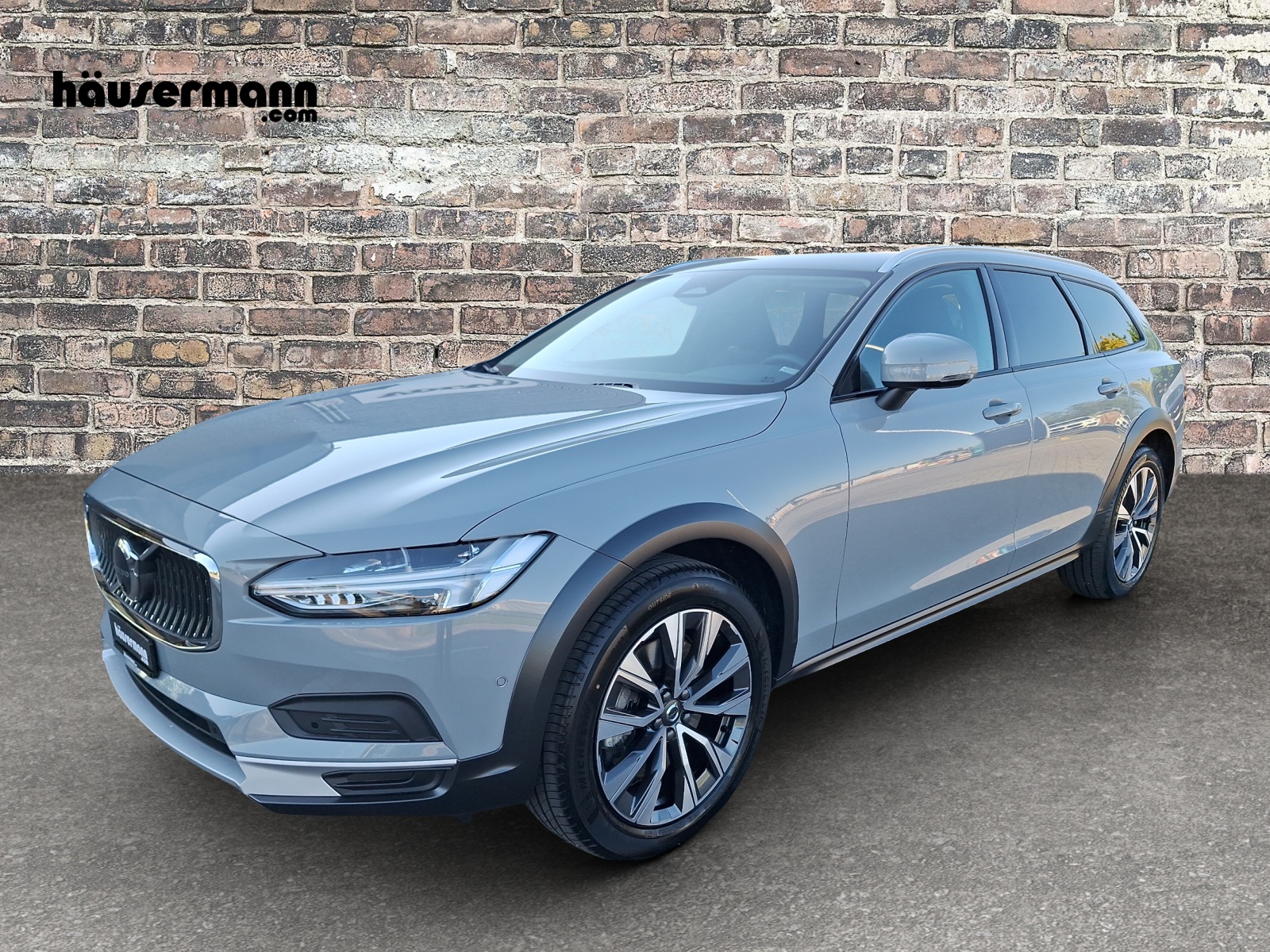 VOLVO V90 Cross Country 2.0 B5 Plus AWD-image-0