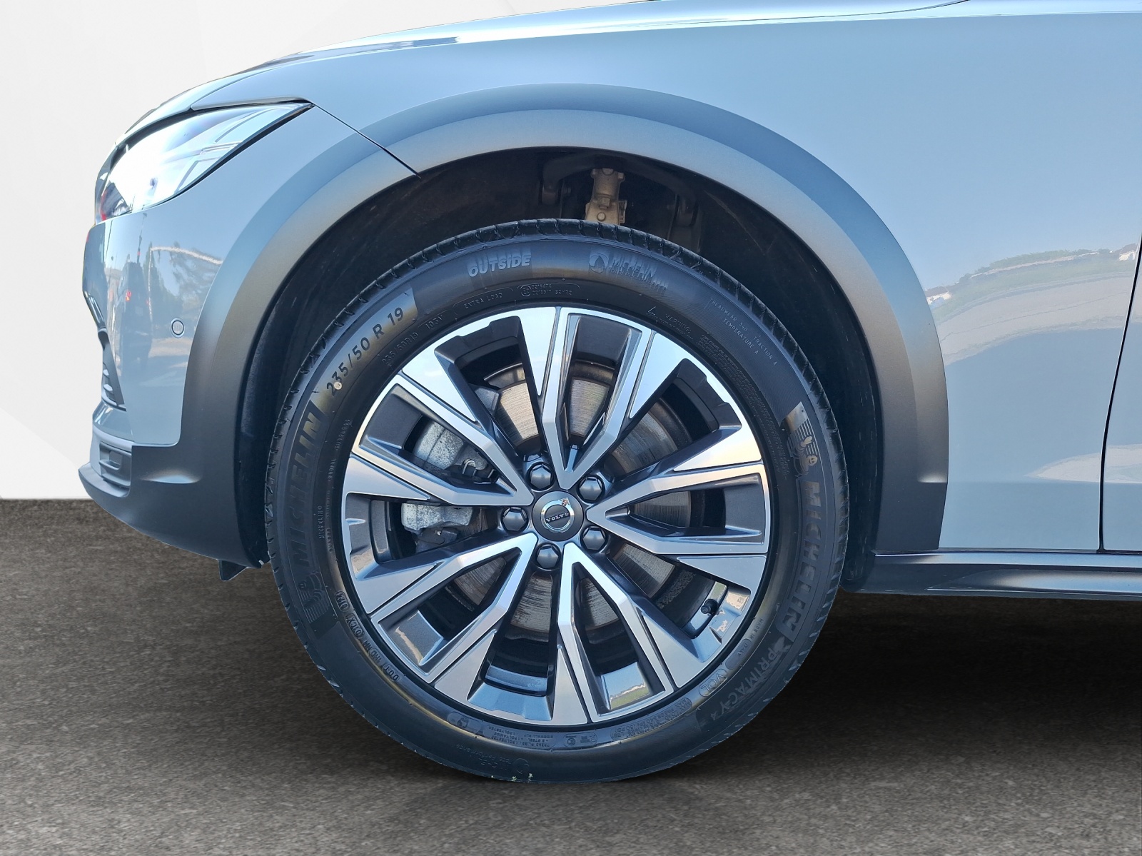 VOLVO V90 Cross Country 2.0 B5 Plus AWD-image-12