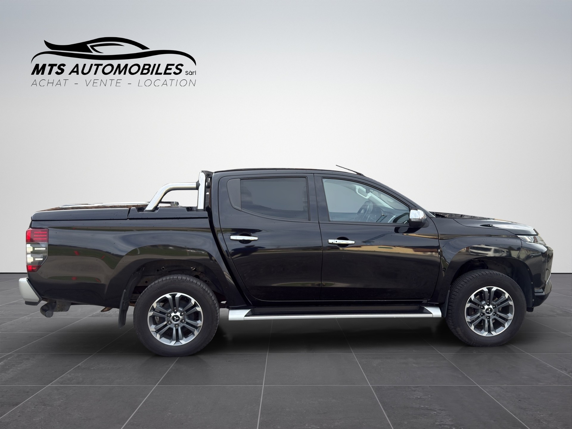 MITSUBISHI L 200 2.2 Diamond Double Cab Automat-image-6
