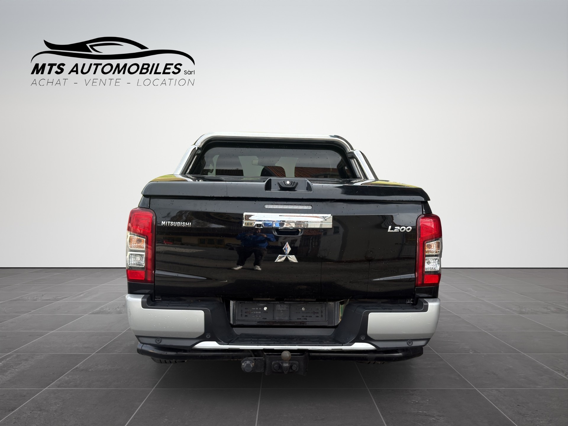 MITSUBISHI L 200 2.2 Diamond Double Cab Automat-image-4