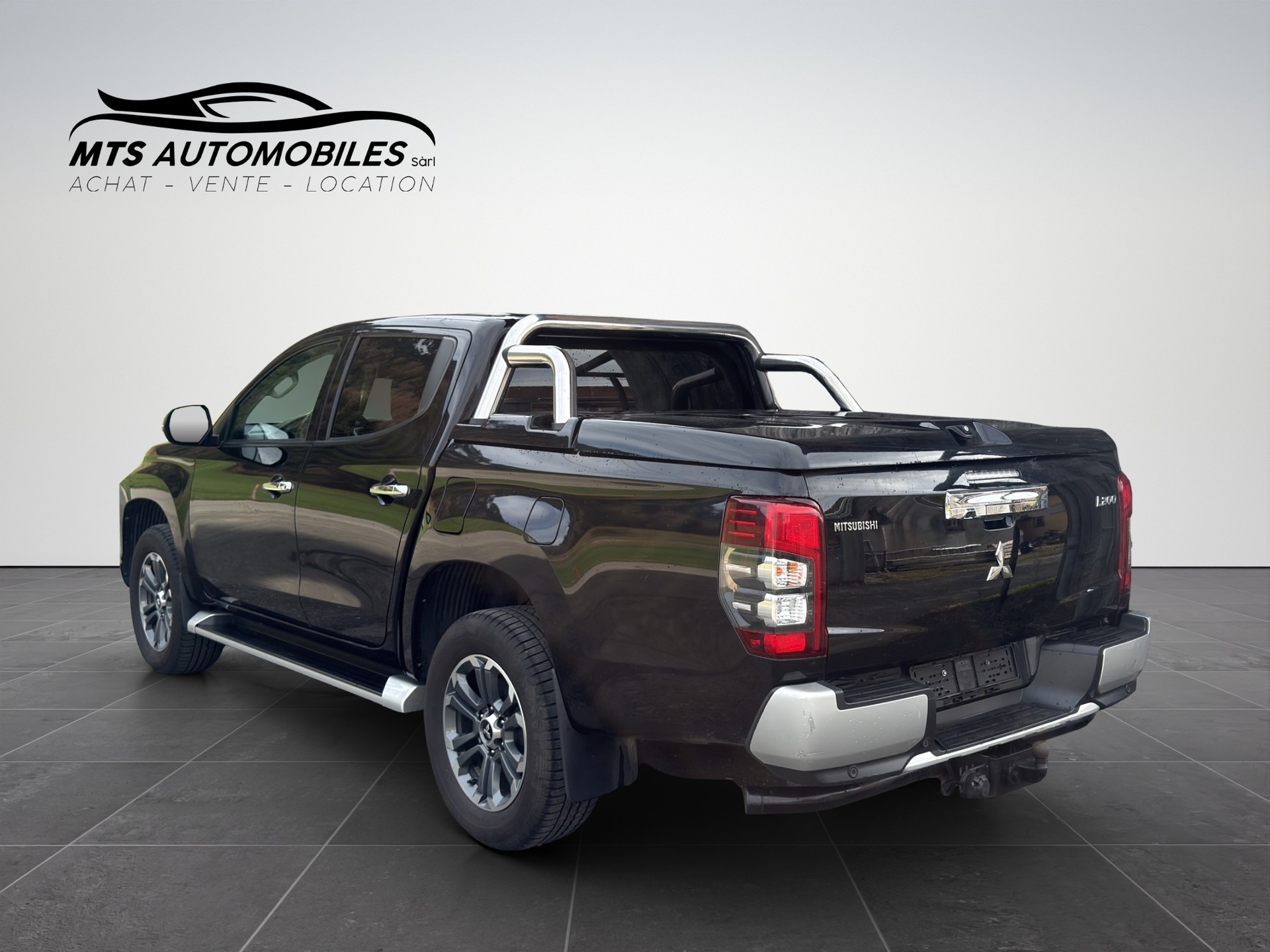 MITSUBISHI L 200 2.2 Diamond Double Cab Automat-image-3