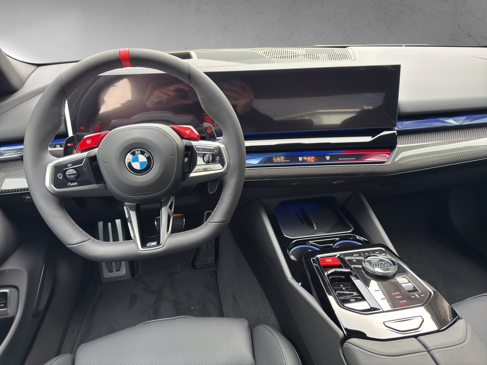 BMW M5 xDrive Limousine-image-13