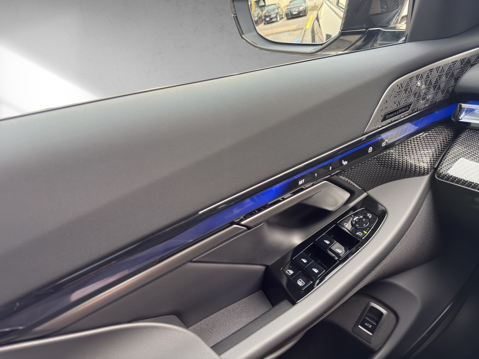 BMW M5 xDrive Limousine-image-14
