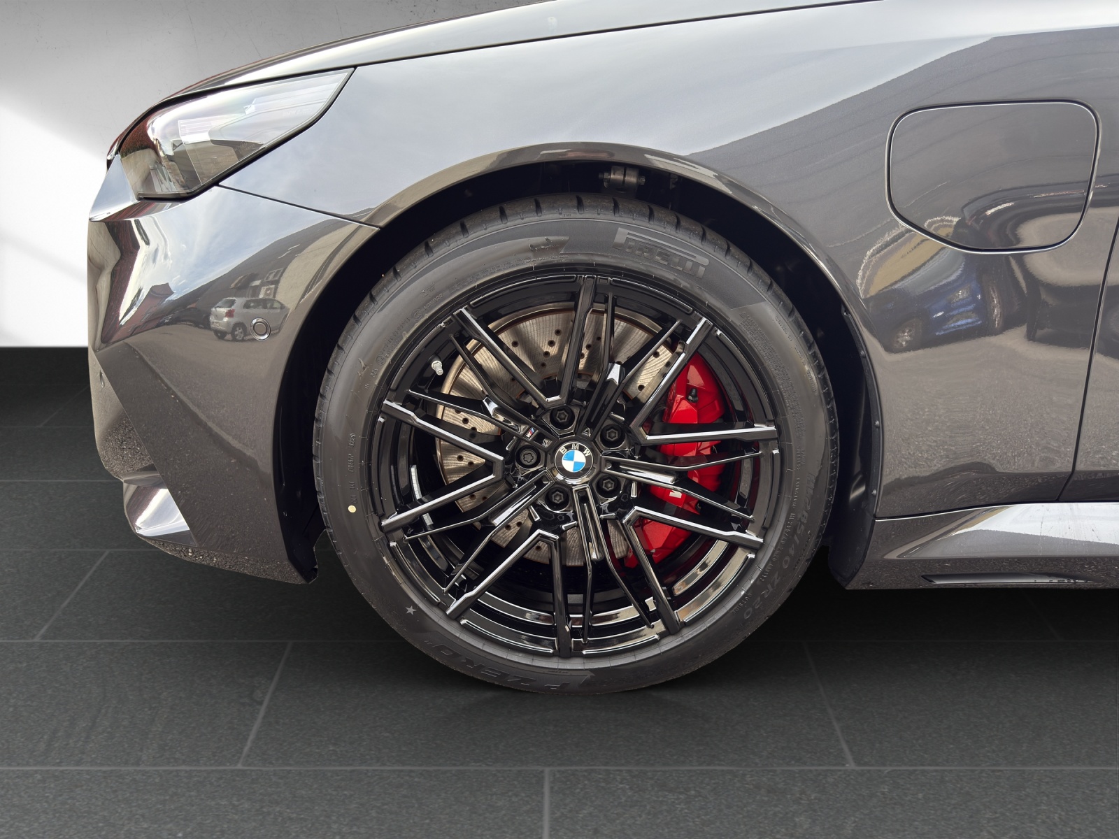 BMW M5 xDrive Limousine-image-8