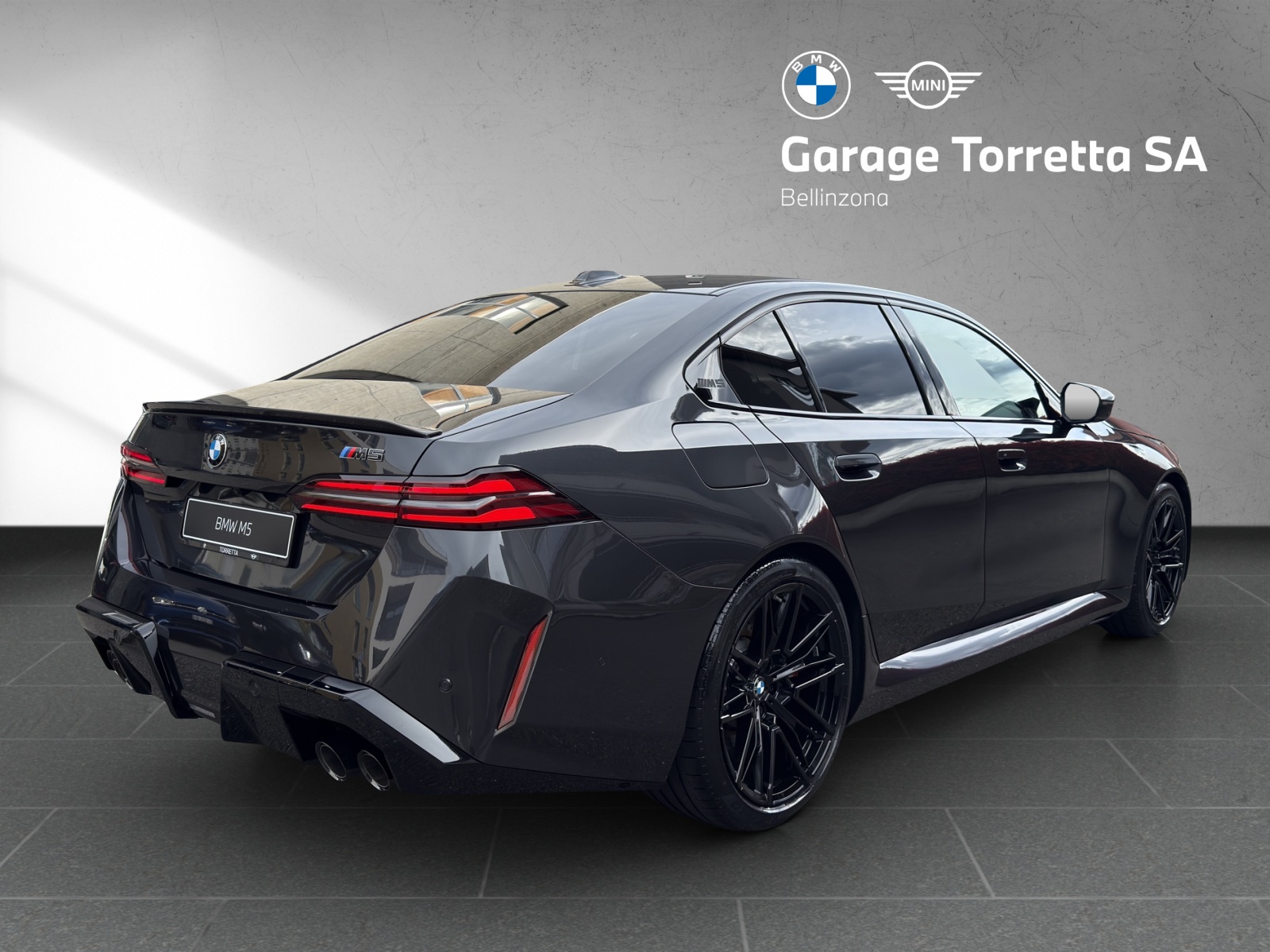 BMW M5 xDrive Limousine-image-4