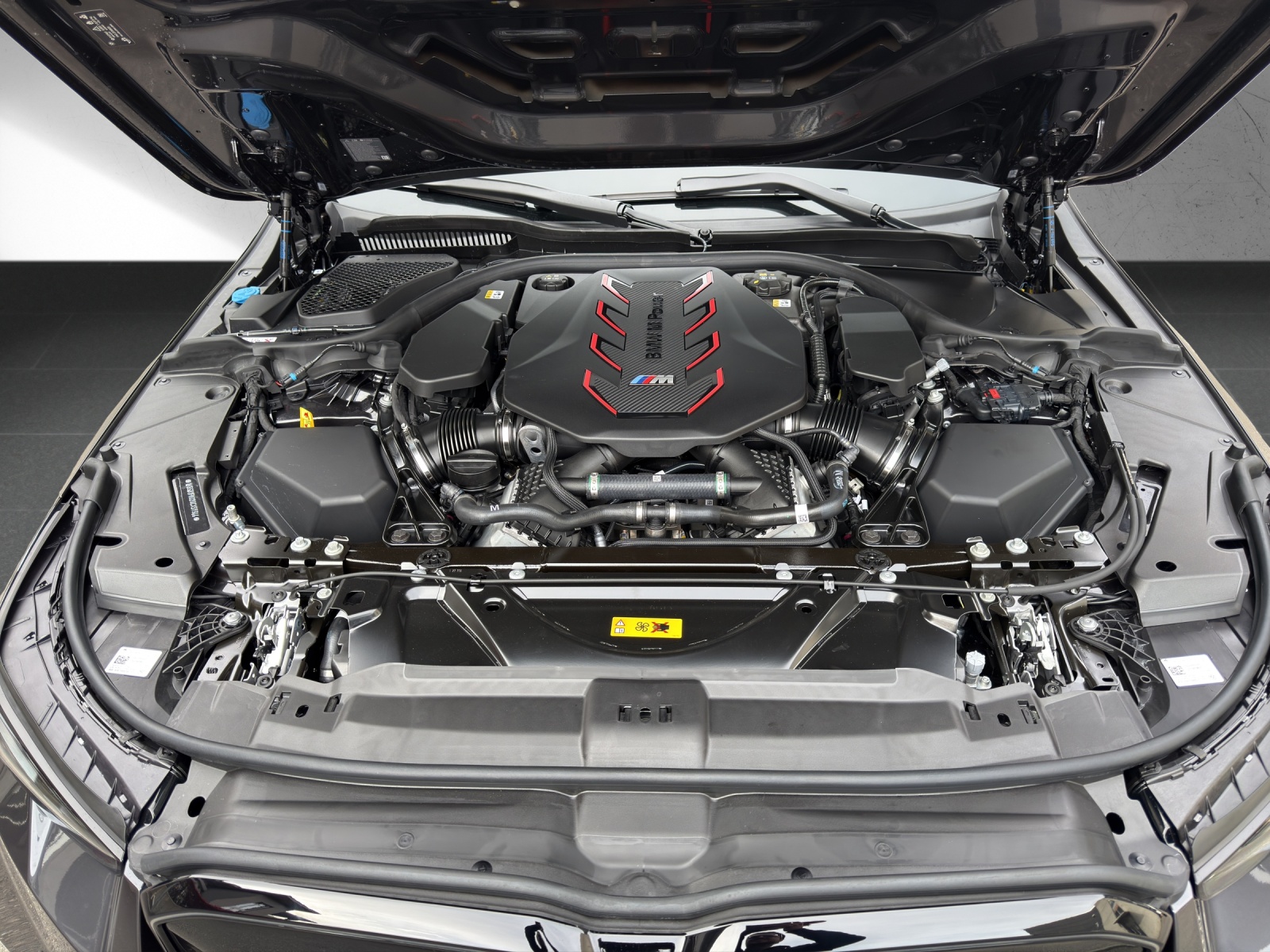 BMW M5 xDrive Limousine-image-18