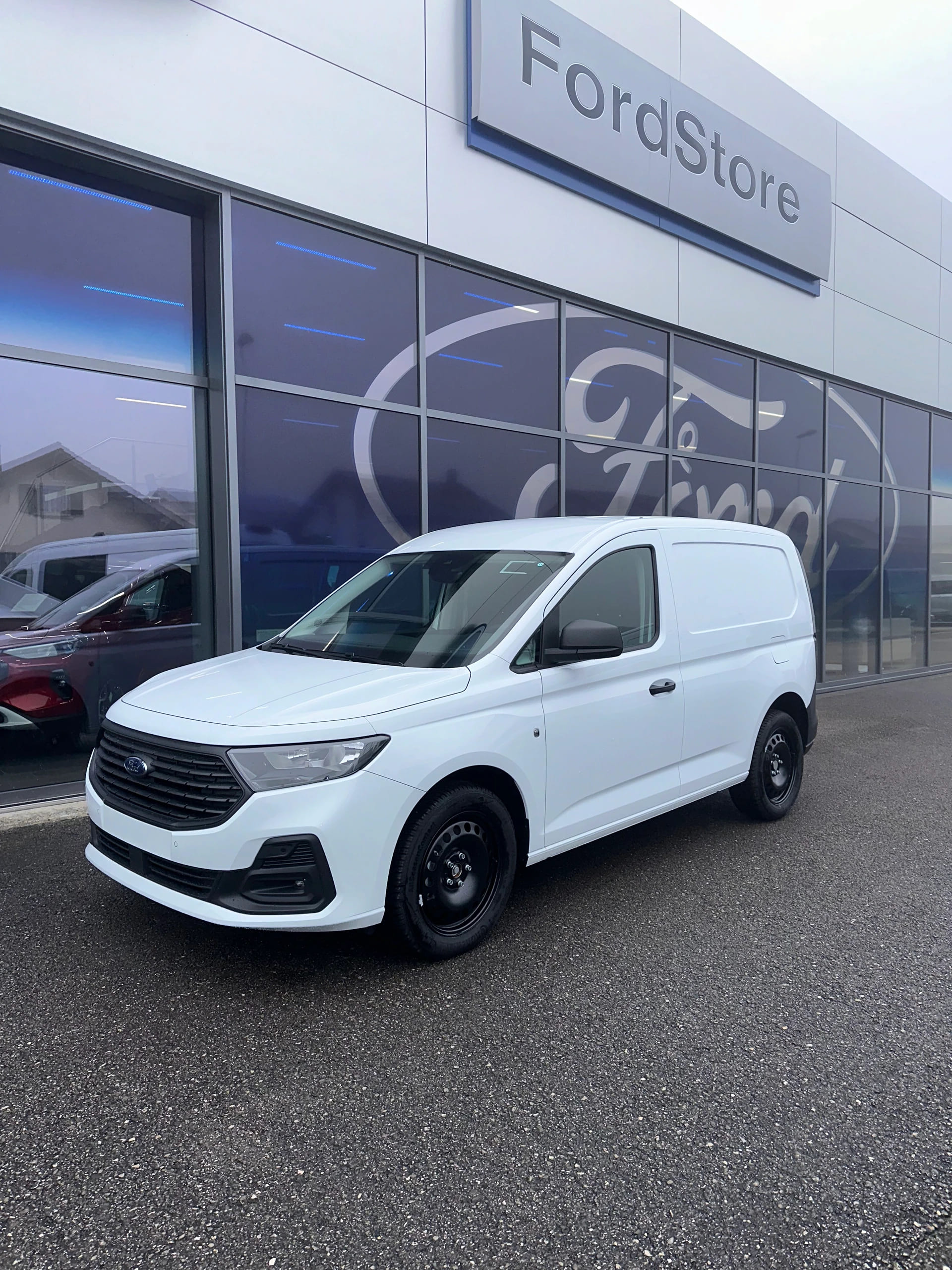 FORD Transit Connect fourg. 2.0 Eco Trend/L1/122CV/Aut.-image-1