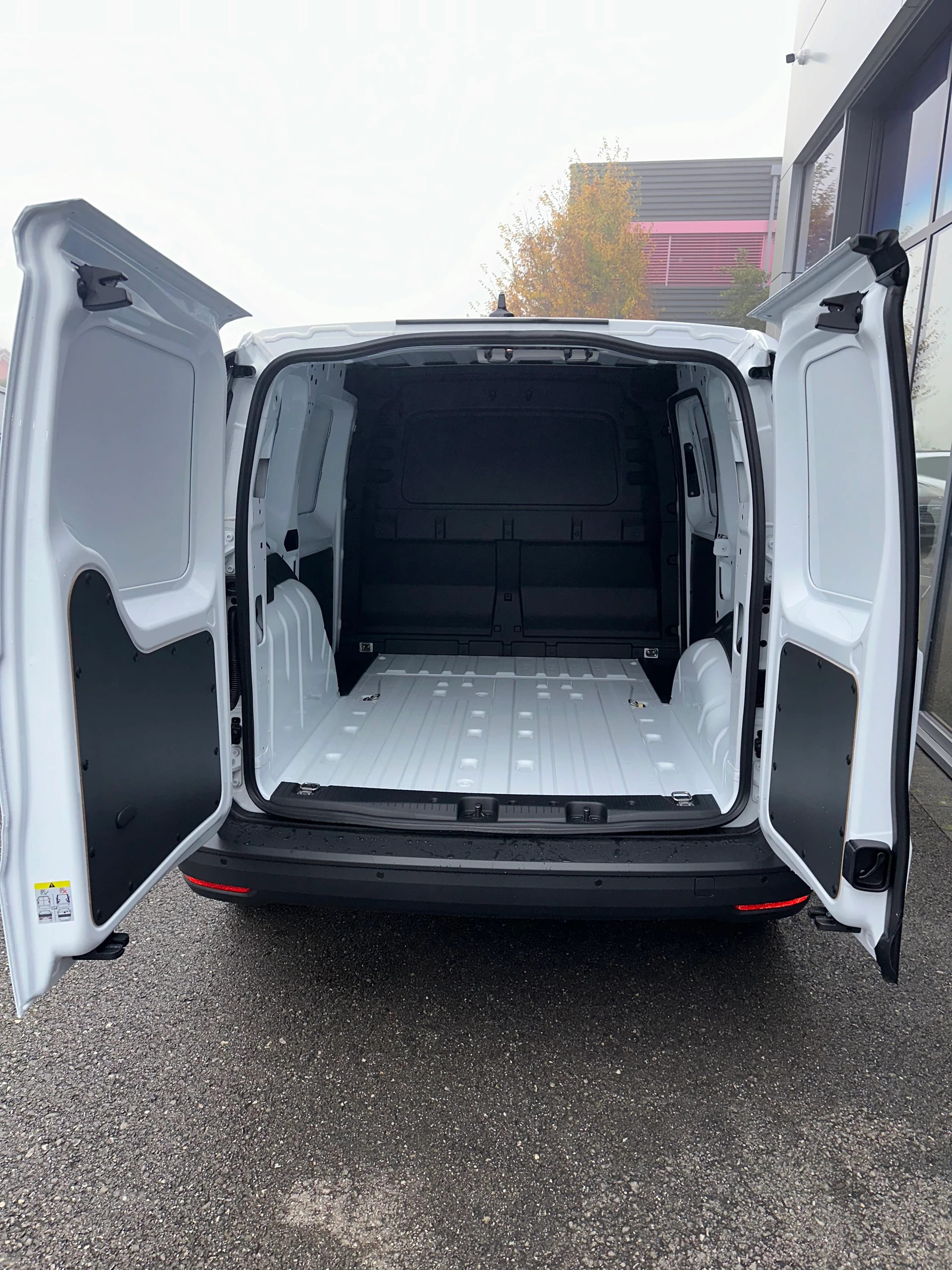 FORD Transit Connect fourg. 2.0 Eco Trend/L1/122CV/Aut.-image-5