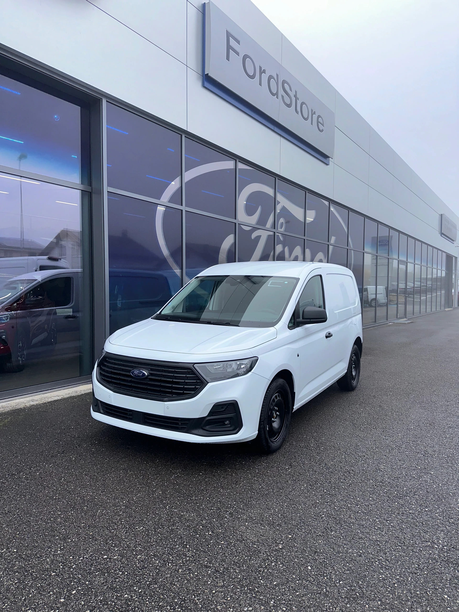 FORD Transit Connect fourg. 2.0 Eco Trend/L1/122CV/Aut.-image-0