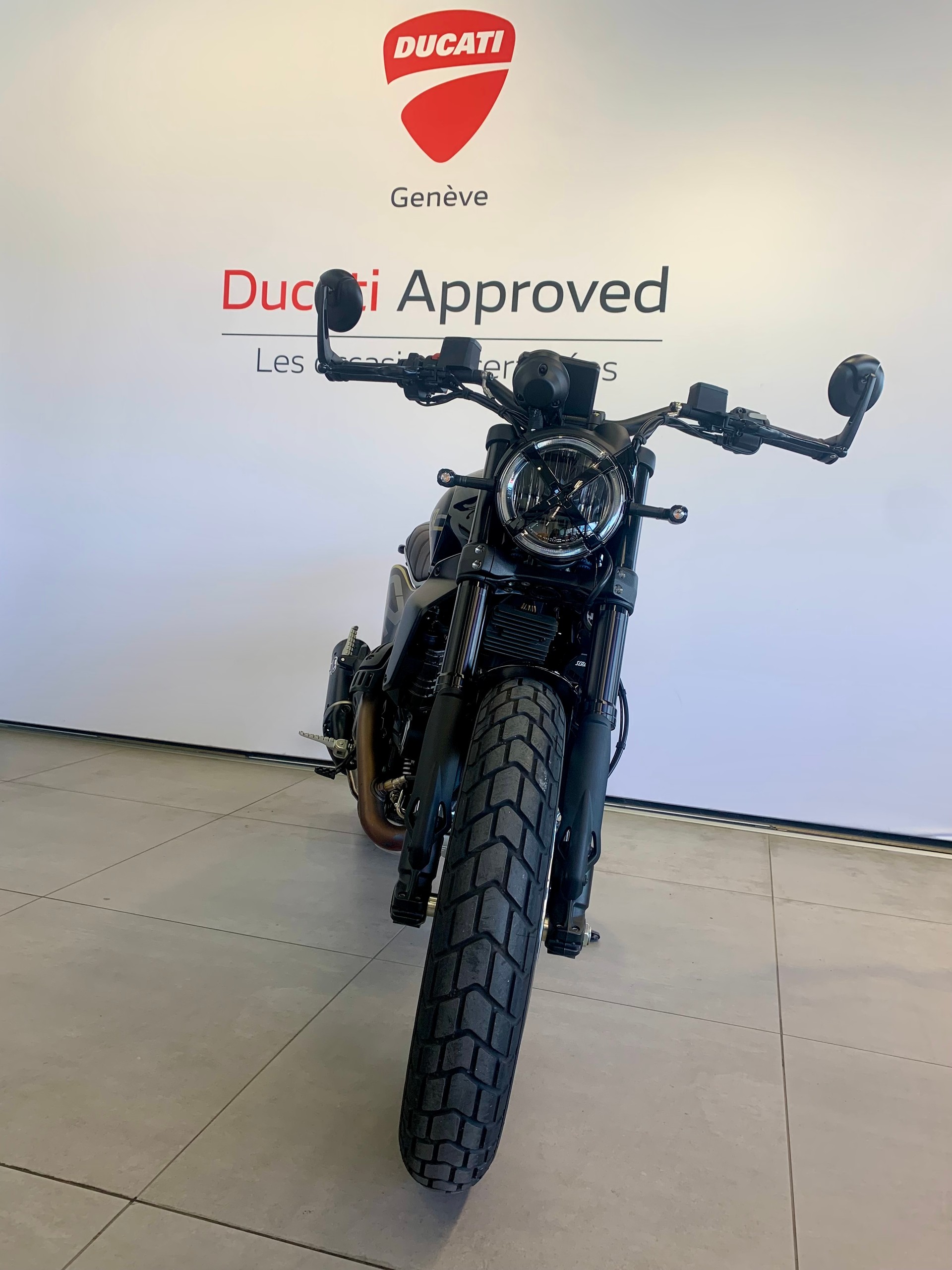 DUCATI Scrambler 803 Full Throttle-showroom-element-2