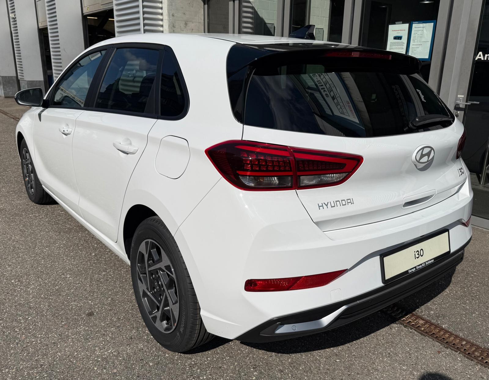 HYUNDAI i30 1.6 T-GDi Amplia-image-2