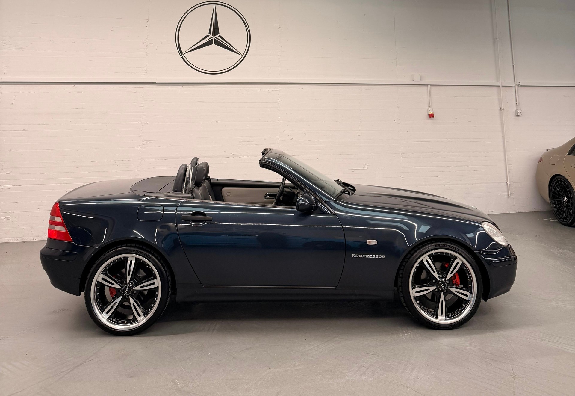 MERCEDES-BENZ SLK 230 Kompressor Automat Ab MFK 10.2025-showroom-element-3