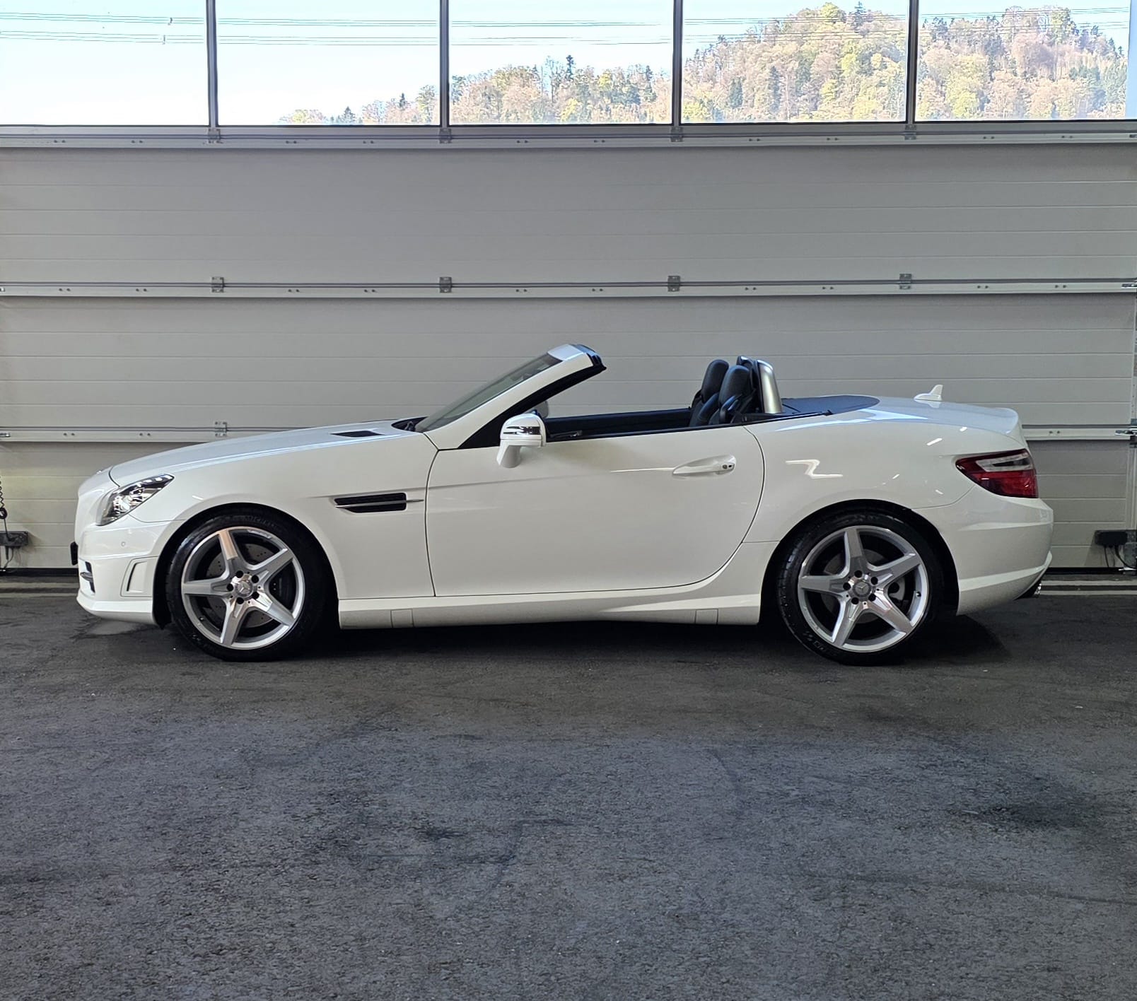 MERCEDES-BENZ SLK 200 Sport AMG Line 7G-Tronic *GlasHardTop mit Verdunkelungssystem*Sitz- und Nackenheizung*Navi*Bluetooth*Tempomat*-image-1