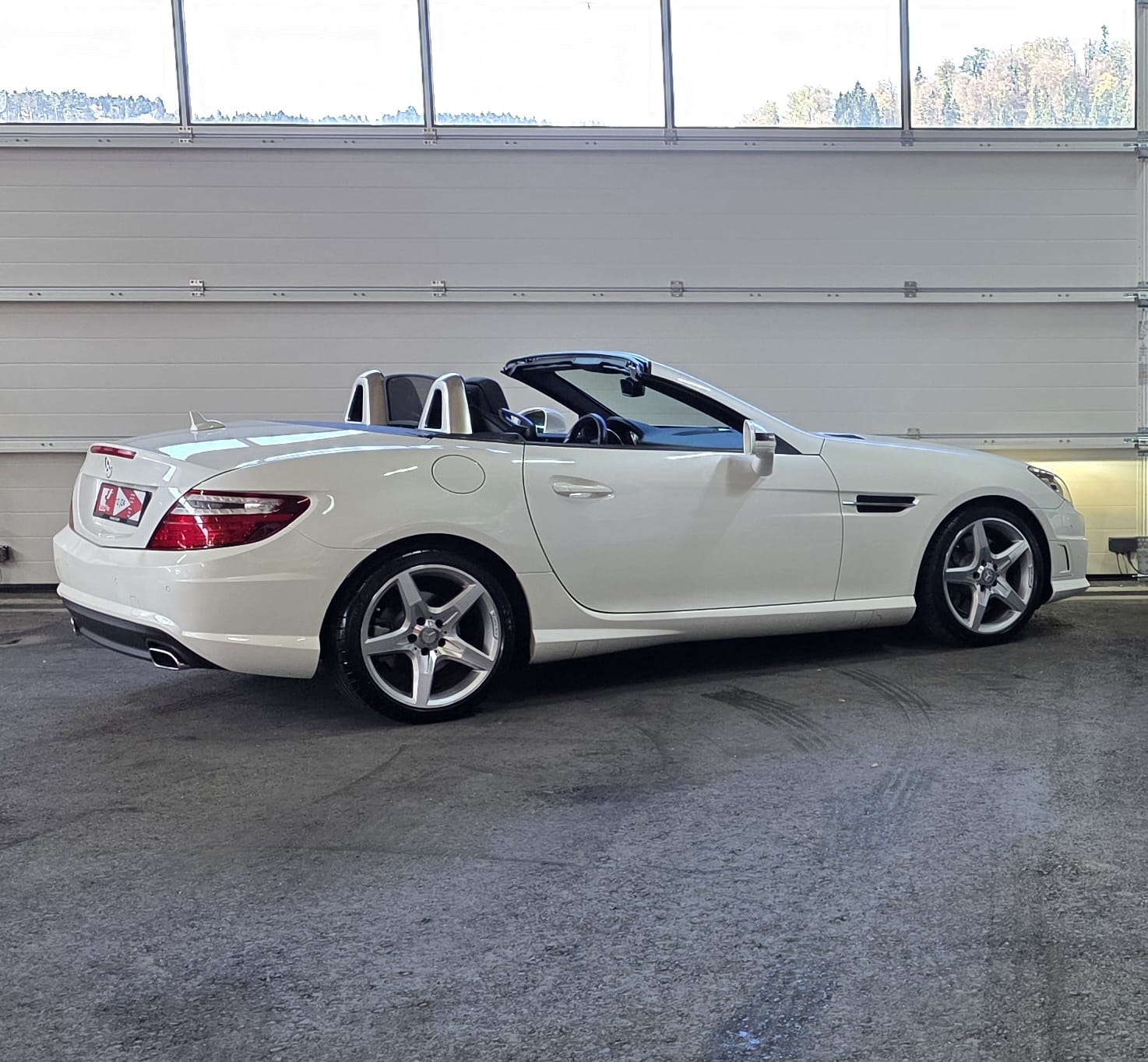 MERCEDES-BENZ SLK 200 Sport AMG Line 7G-Tronic *GlasHardTop mit Verdunkelungssystem*Sitz- und Nackenheizung*Navi*Bluetooth*Tempomat*-image-4