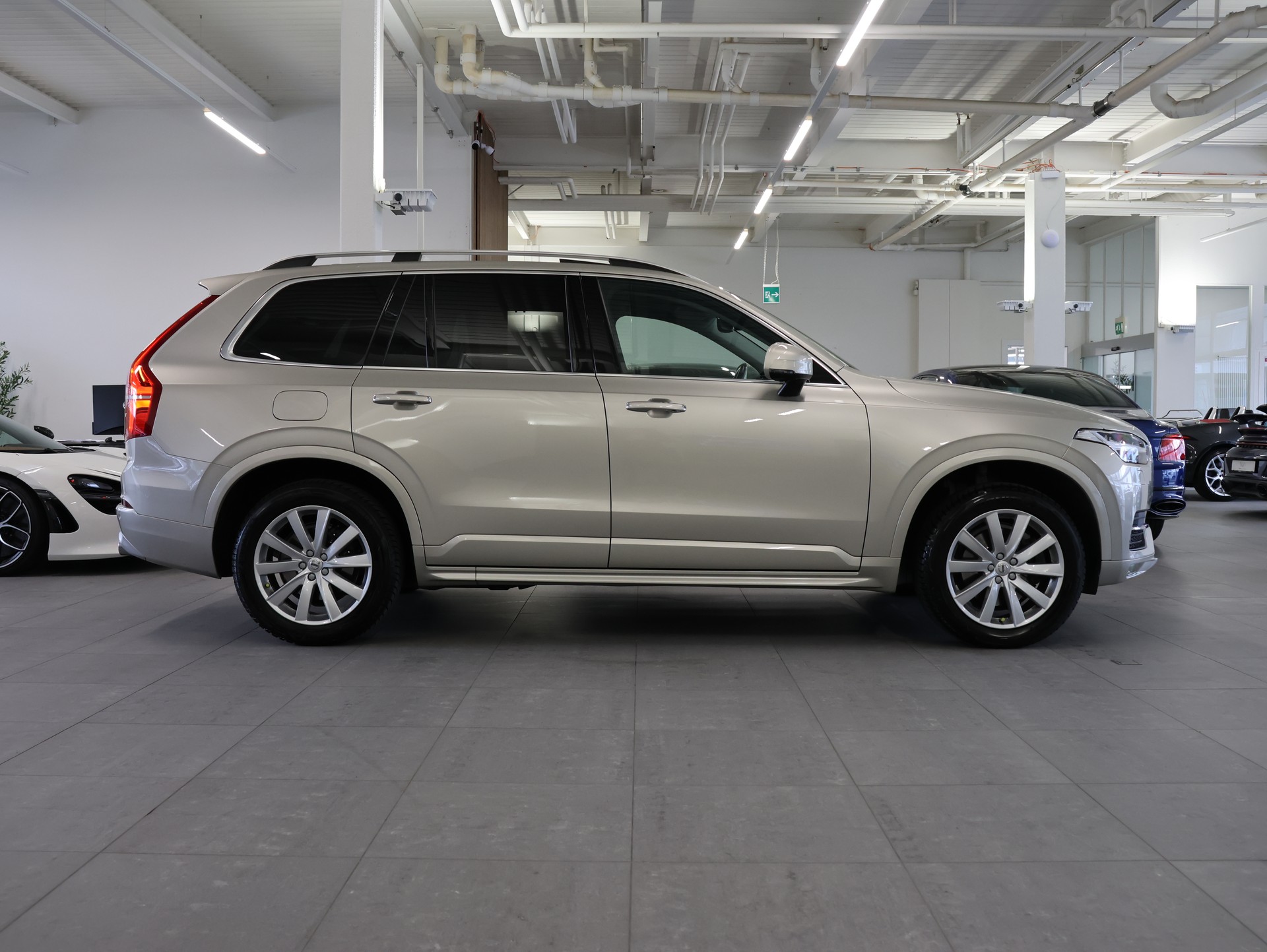 VOLVO XC90 D5 AWD Inscription Geartronic *7 Plätzer* *Head Up Display* *Panoramadach*-image-6
