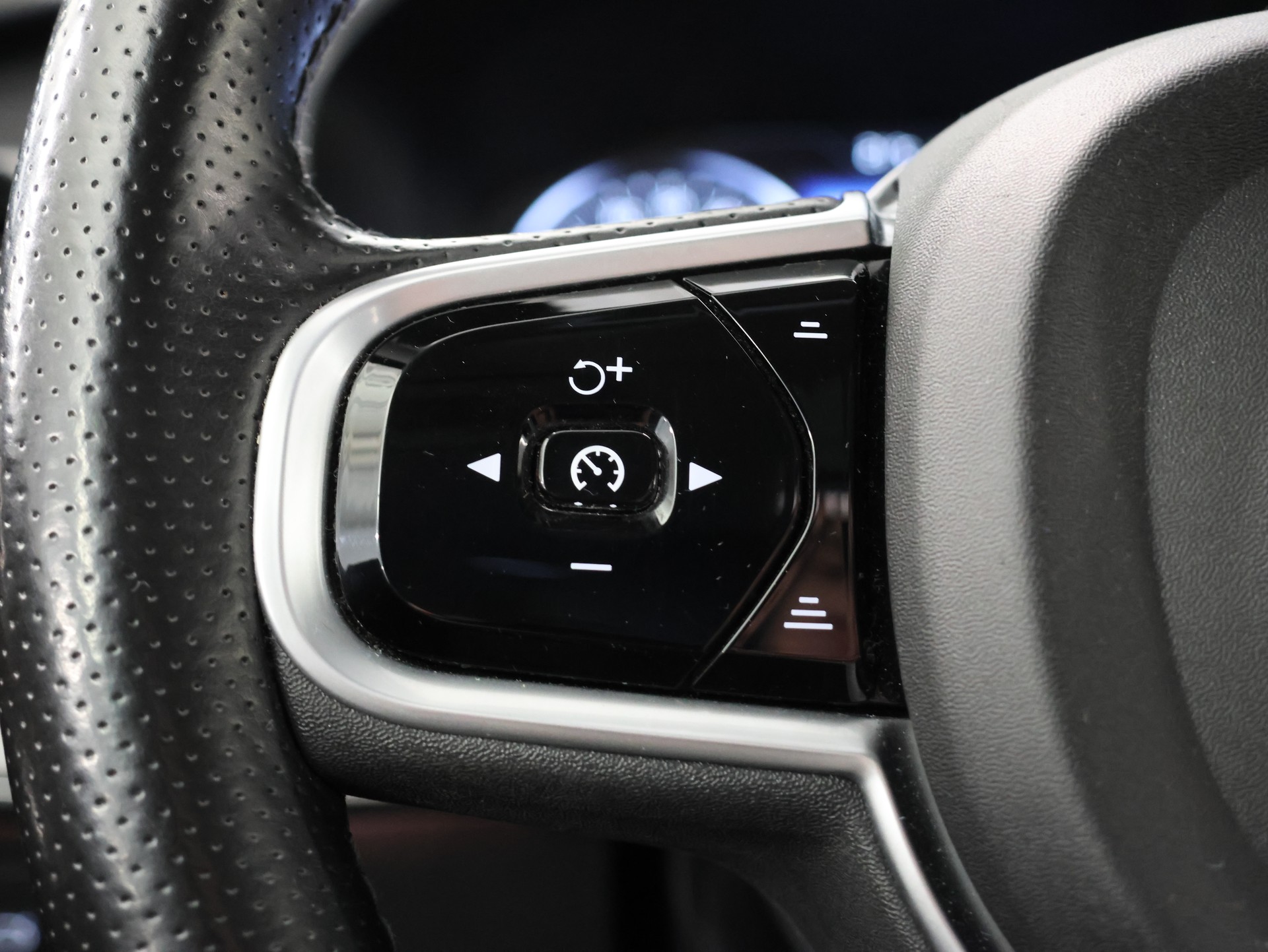 VOLVO XC90 D5 AWD Inscription Geartronic *7 Plätzer* *Head Up Display* *Panoramadach*-image-22