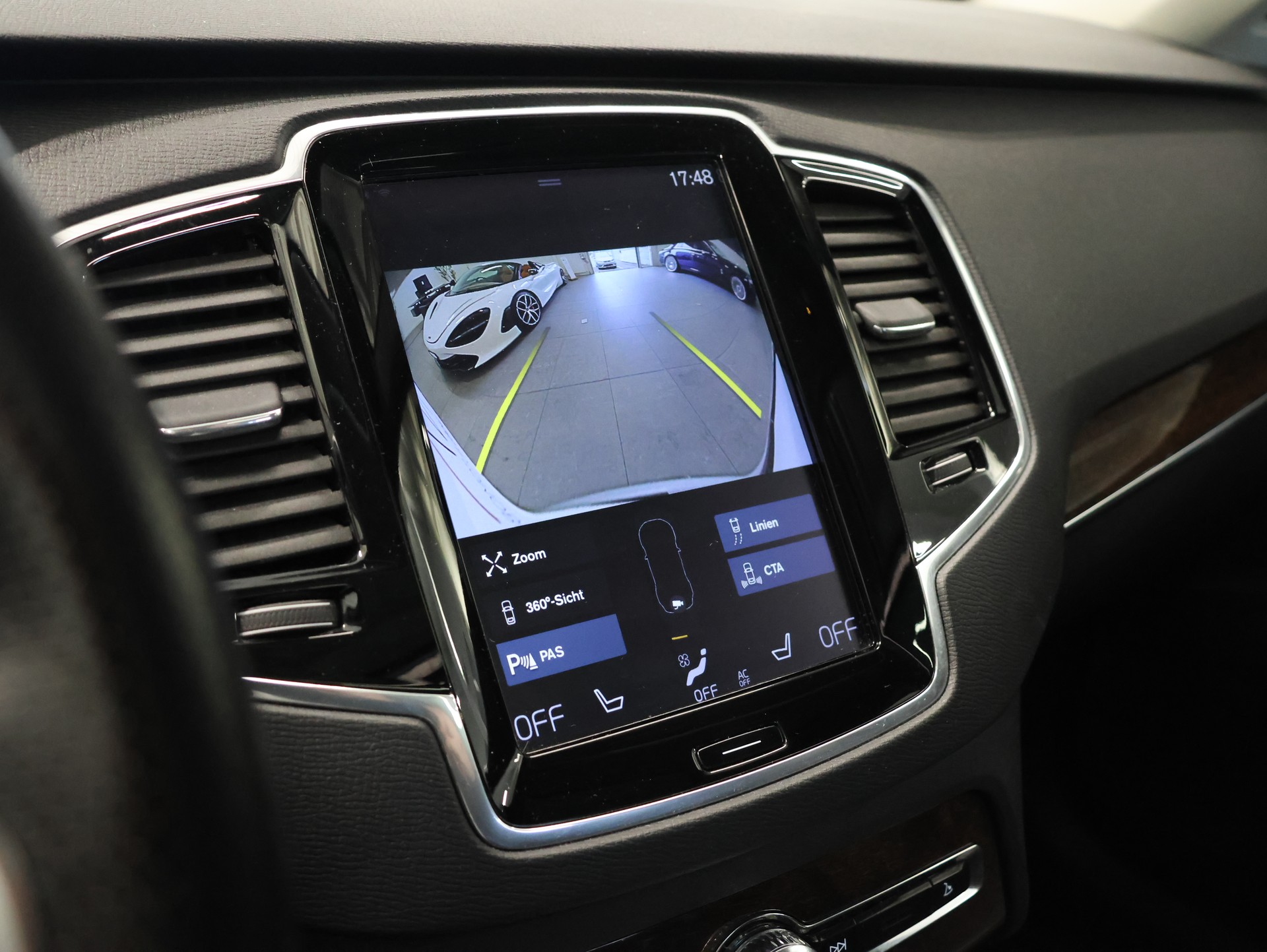 VOLVO XC90 D5 AWD Inscription Geartronic *7 Plätzer* *Head Up Display* *Panoramadach*-image-24