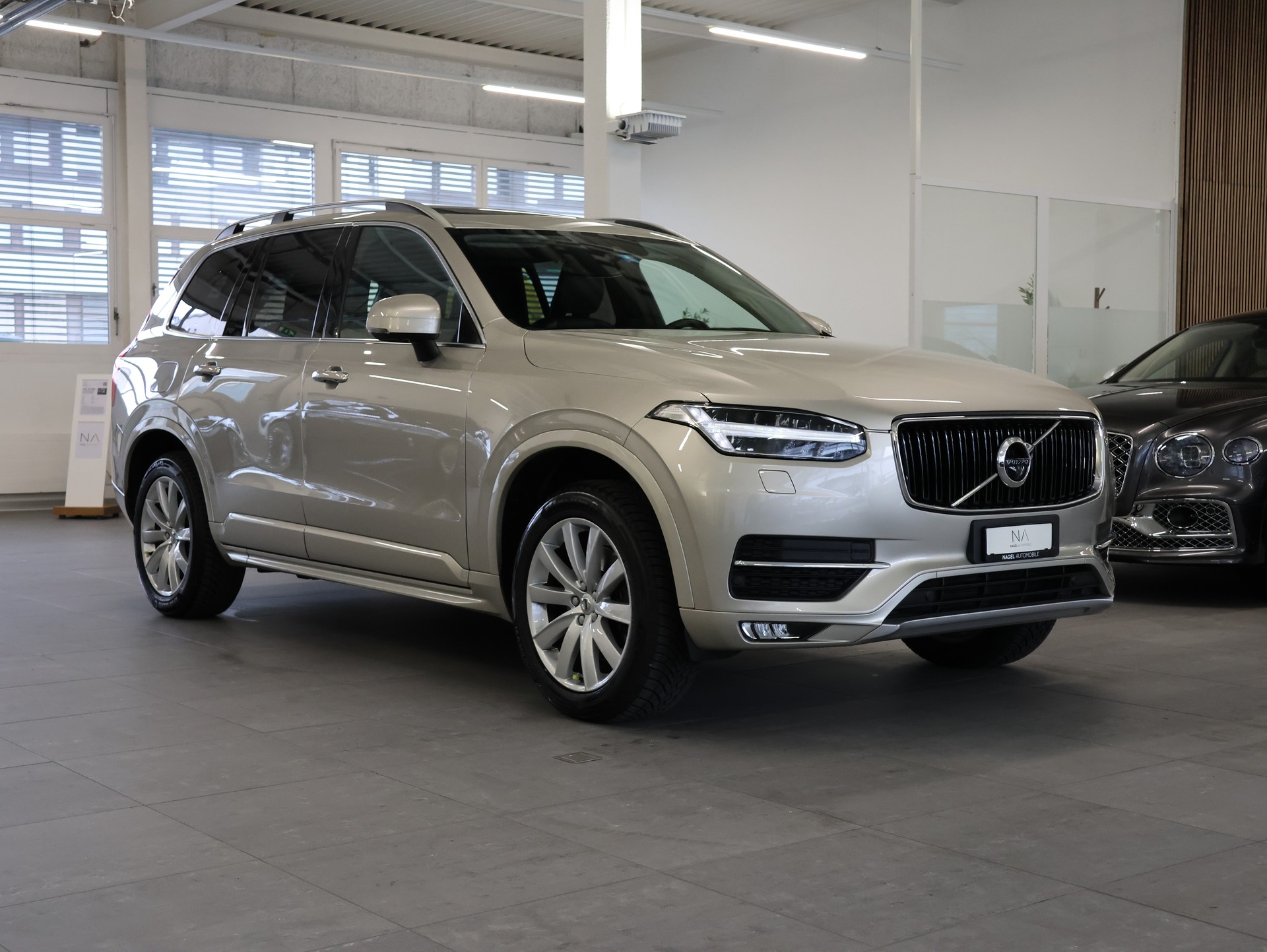 VOLVO XC90 D5 AWD Inscription Geartronic *7 Plätzer* *Head Up Display* *Panoramadach*-image-1