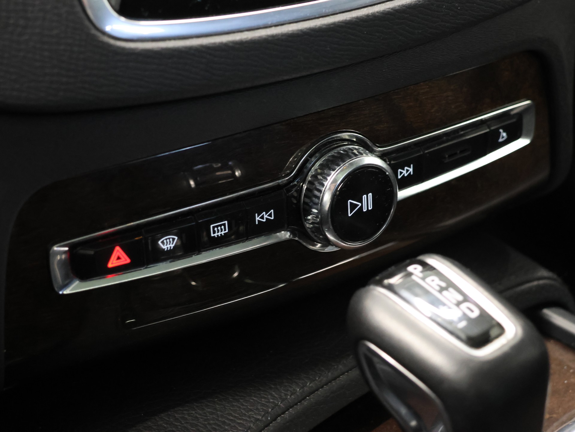 VOLVO XC90 D5 AWD Inscription Geartronic *7 Plätzer* *Head Up Display* *Panoramadach*-image-25
