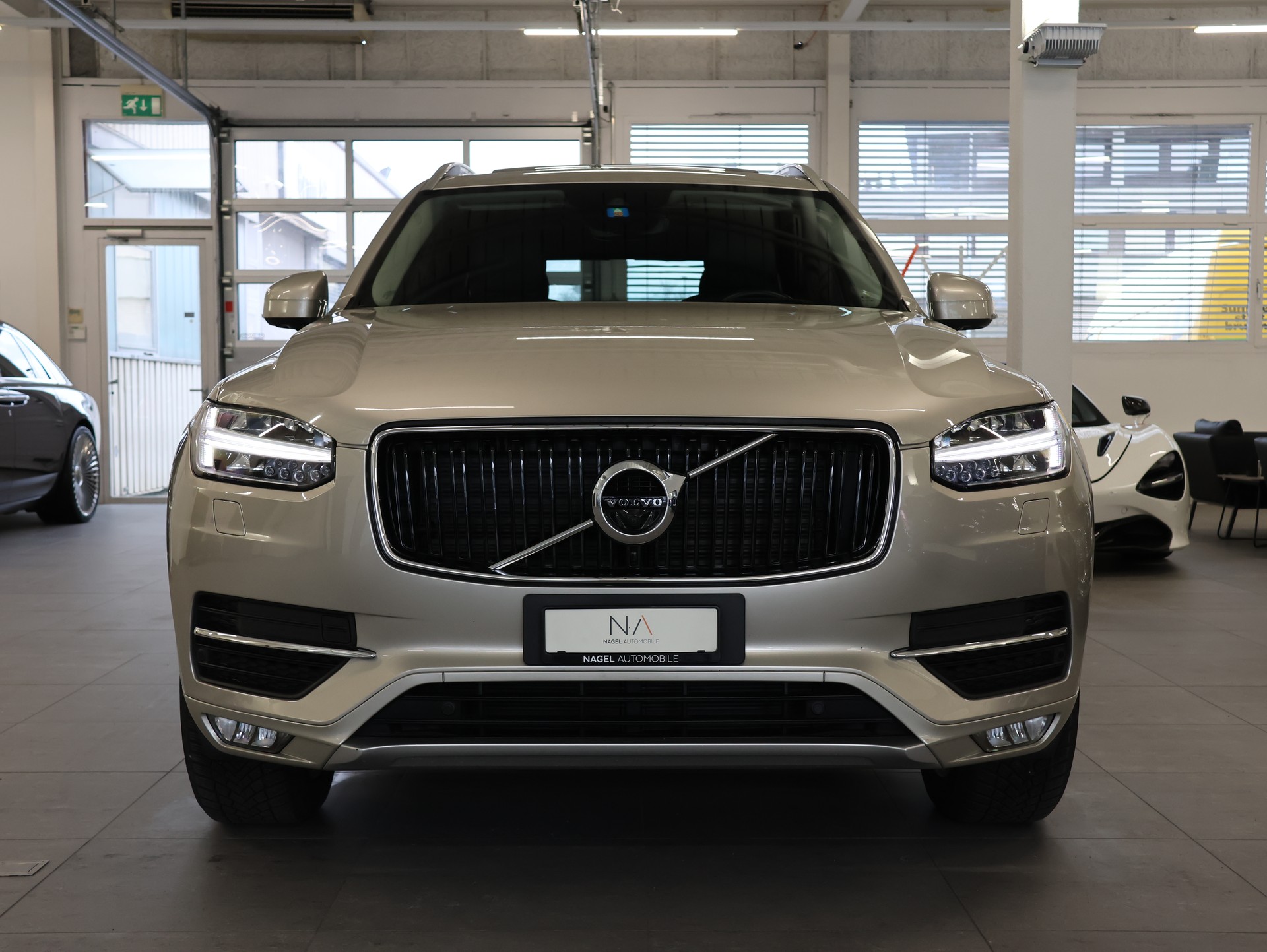 VOLVO XC90 D5 AWD Inscription Geartronic *7 Plätzer* *Head Up Display* *Panoramadach*-image-2