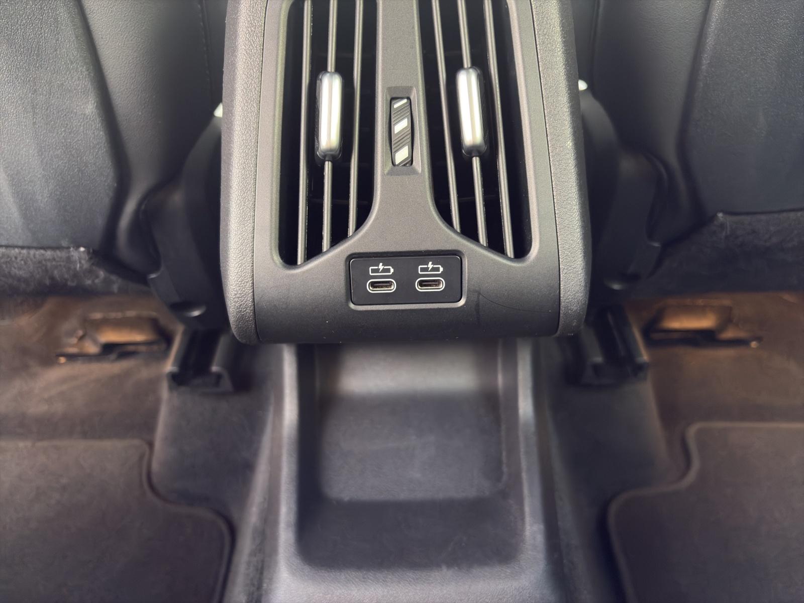 BMW 223d xDrive SDKG Active Tourer-image-14