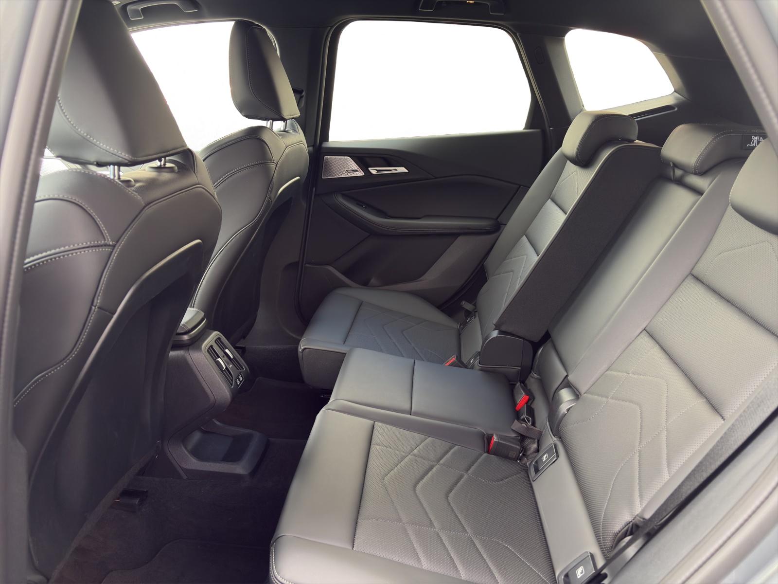 BMW 223d xDrive SDKG Active Tourer-image-13