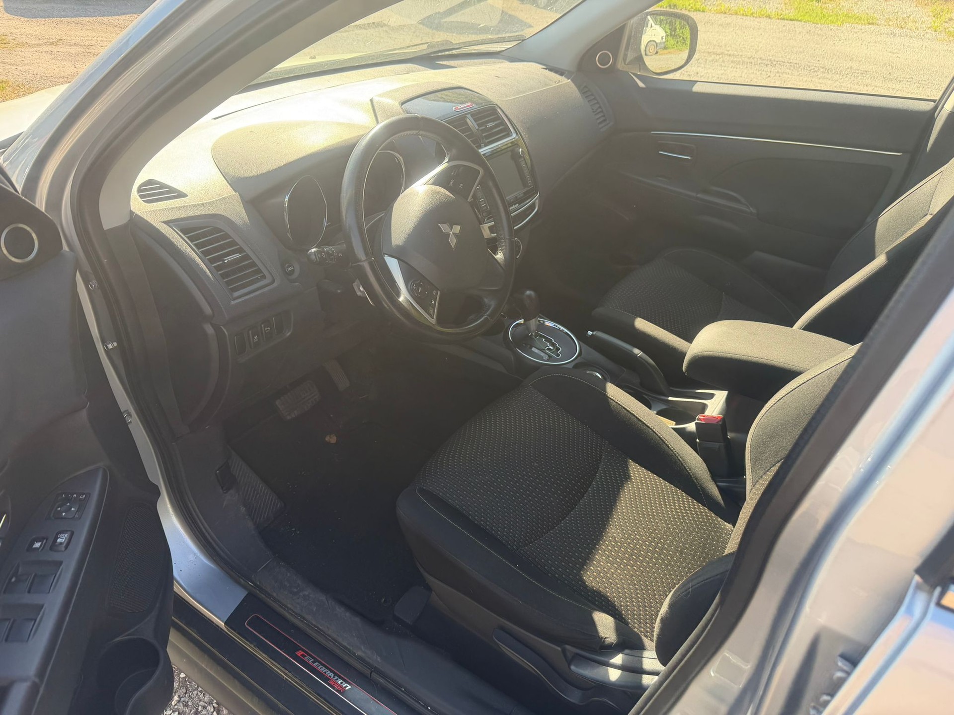 MITSUBISHI ASX 2.2 DID 4WD Automatic-image-9