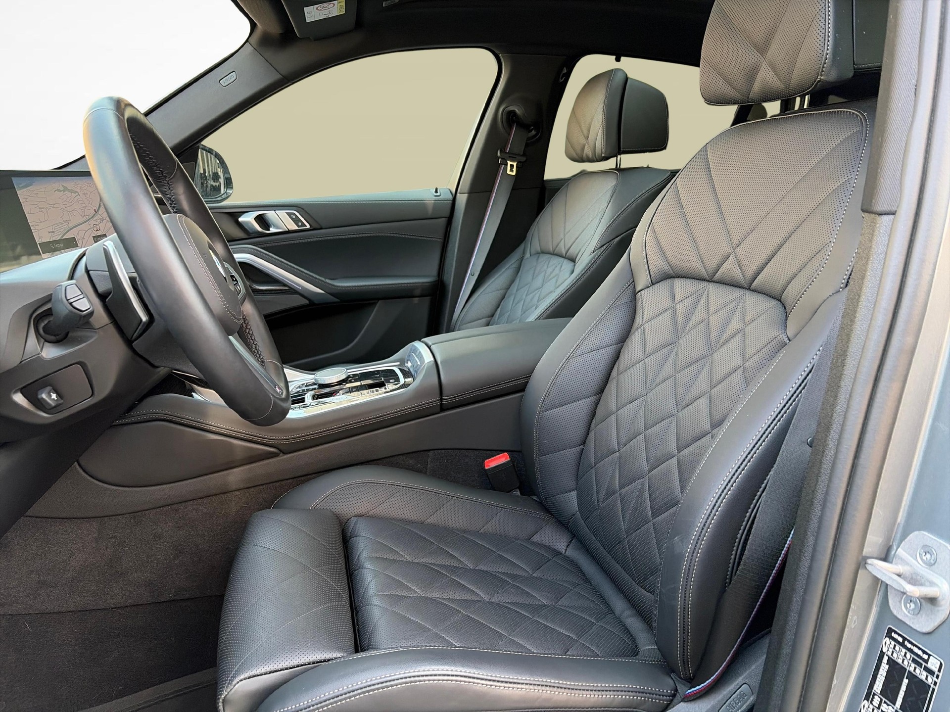 BMW X6 xDrive 40i-image-12
