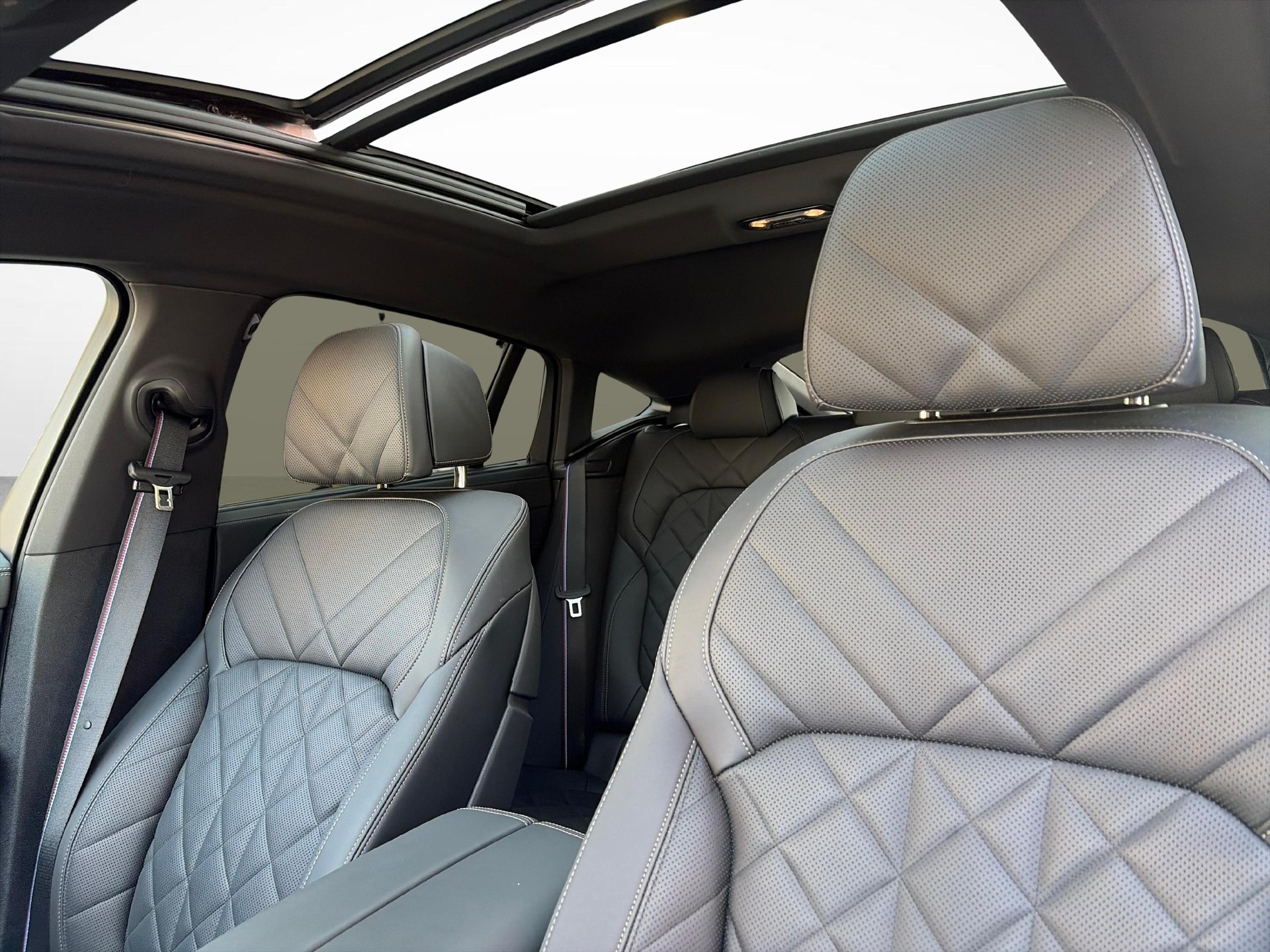 BMW X6 xDrive 40i-image-13