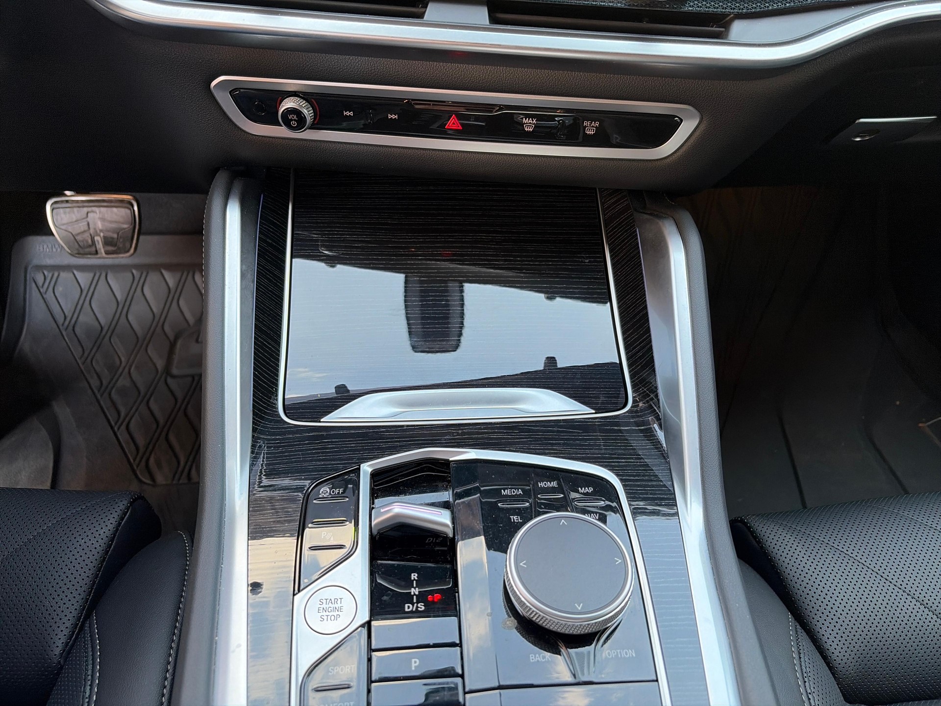 BMW X6 xDrive 40i-image-16
